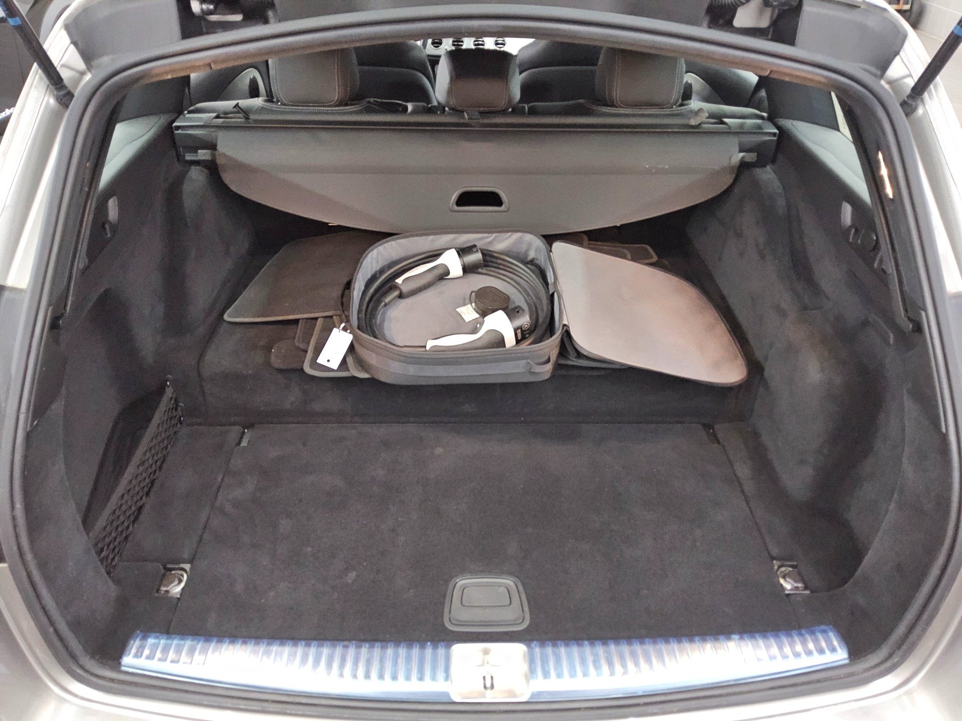 Mercedes-Benz E 300 T e Avantgarde T-Leder Navi LED RfK Dsitr+ 12