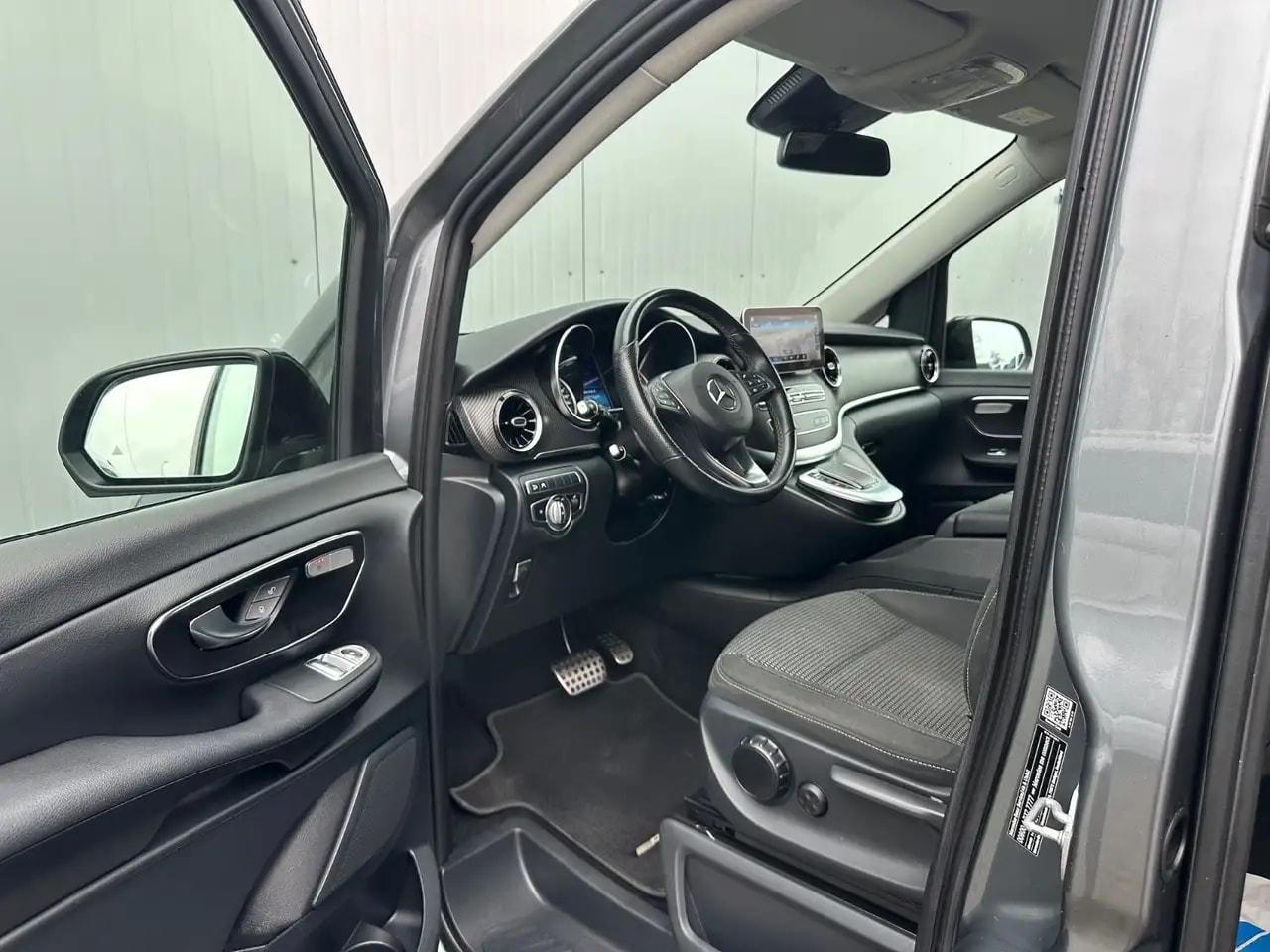 Mercedes-Benz V 300 V300 LANG 4M AMG LIEGEPAKET WEBASTO LED EL.TÜREN 14
