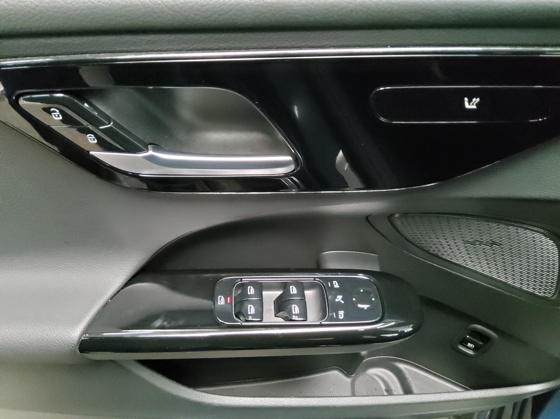 Mercedes-Benz C 220 T d Avantgarde Navi LED Shz el:Heck AHK PDC 10