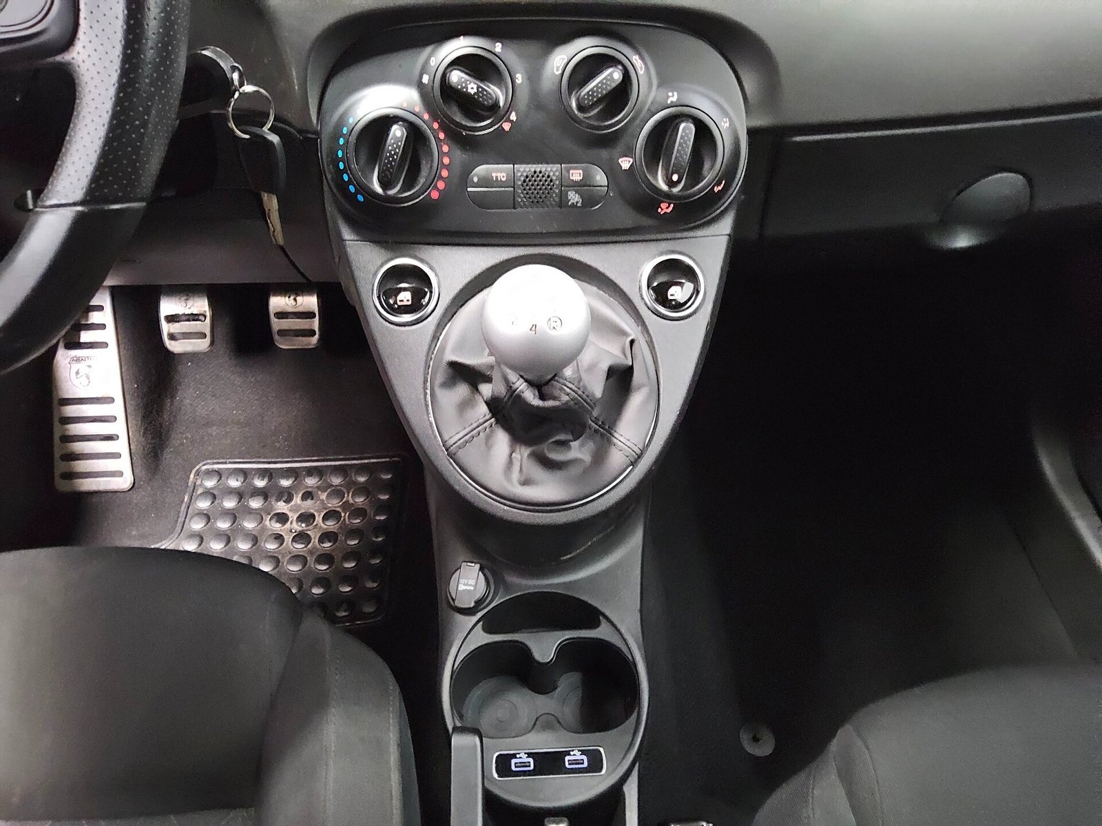 ABARTH 500C Cabrio 1.4 T-Jet 16V PDC Klima CarPlay BT 6