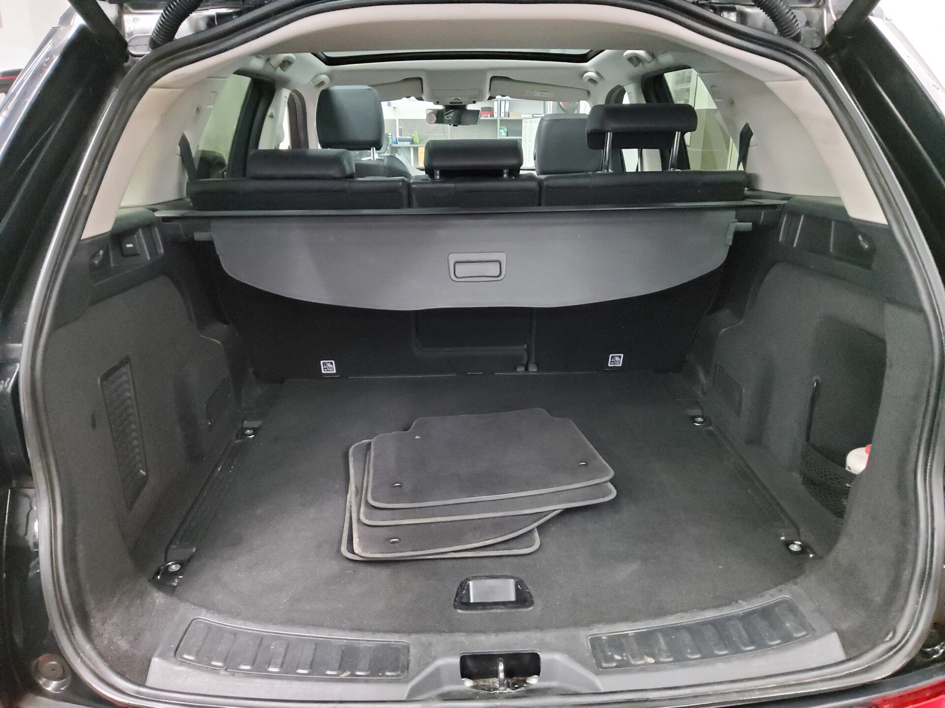 Land Rover Discovery Sport SE Navi LED Pano Leder RFK 12