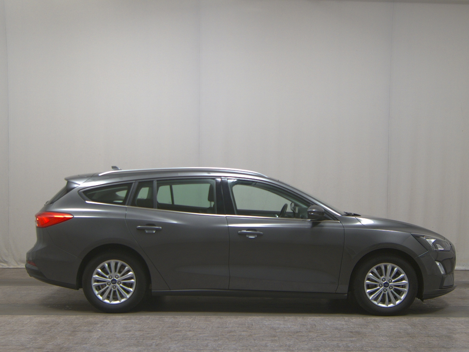 Ford Focus Turnier 1.5 EB Titanium NAVI SHZ PDC LED ACC