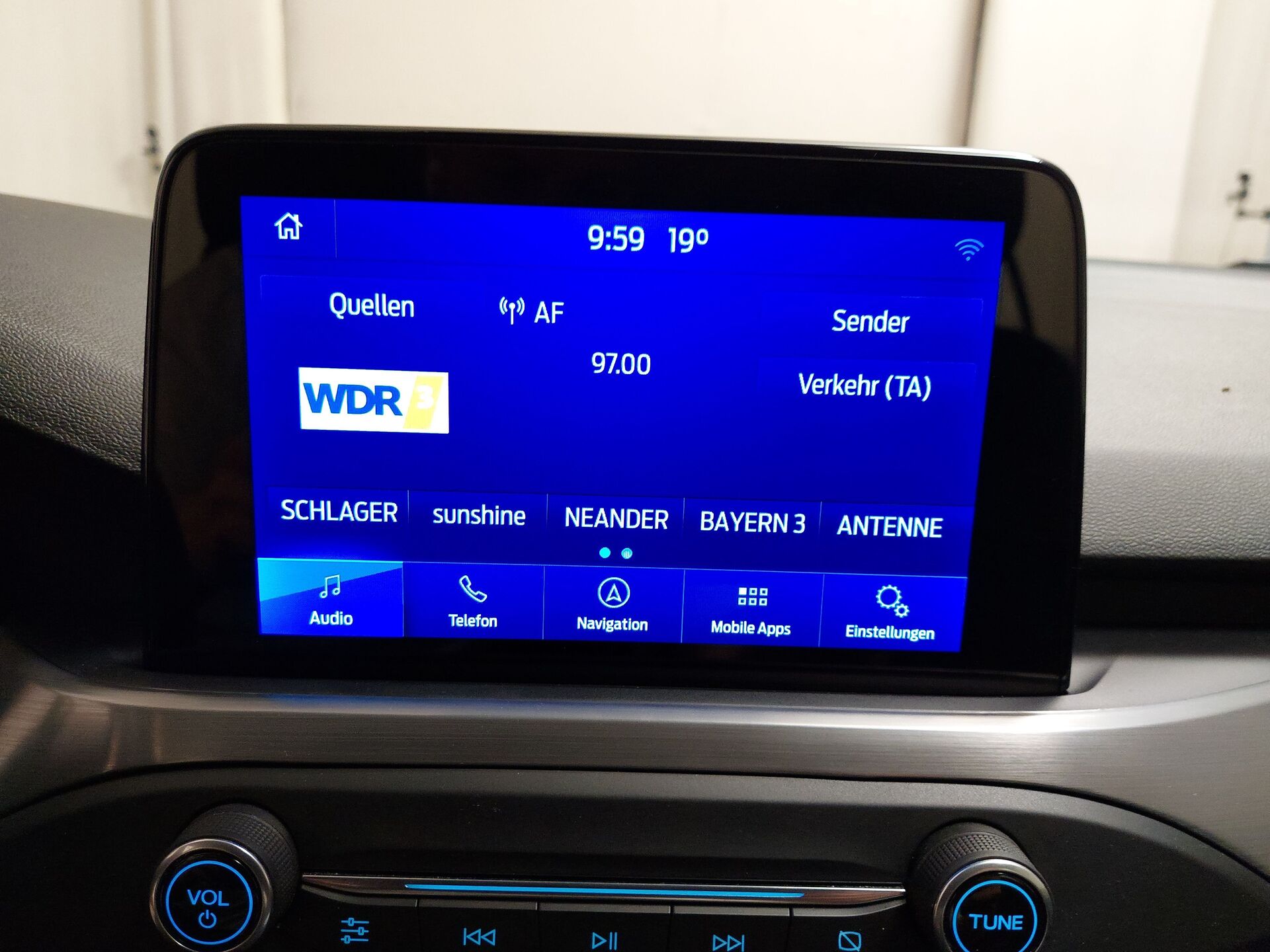 Ford Focus Turnier 1.5 EB Titanium NAVI SHZ PDC LED ACC 19