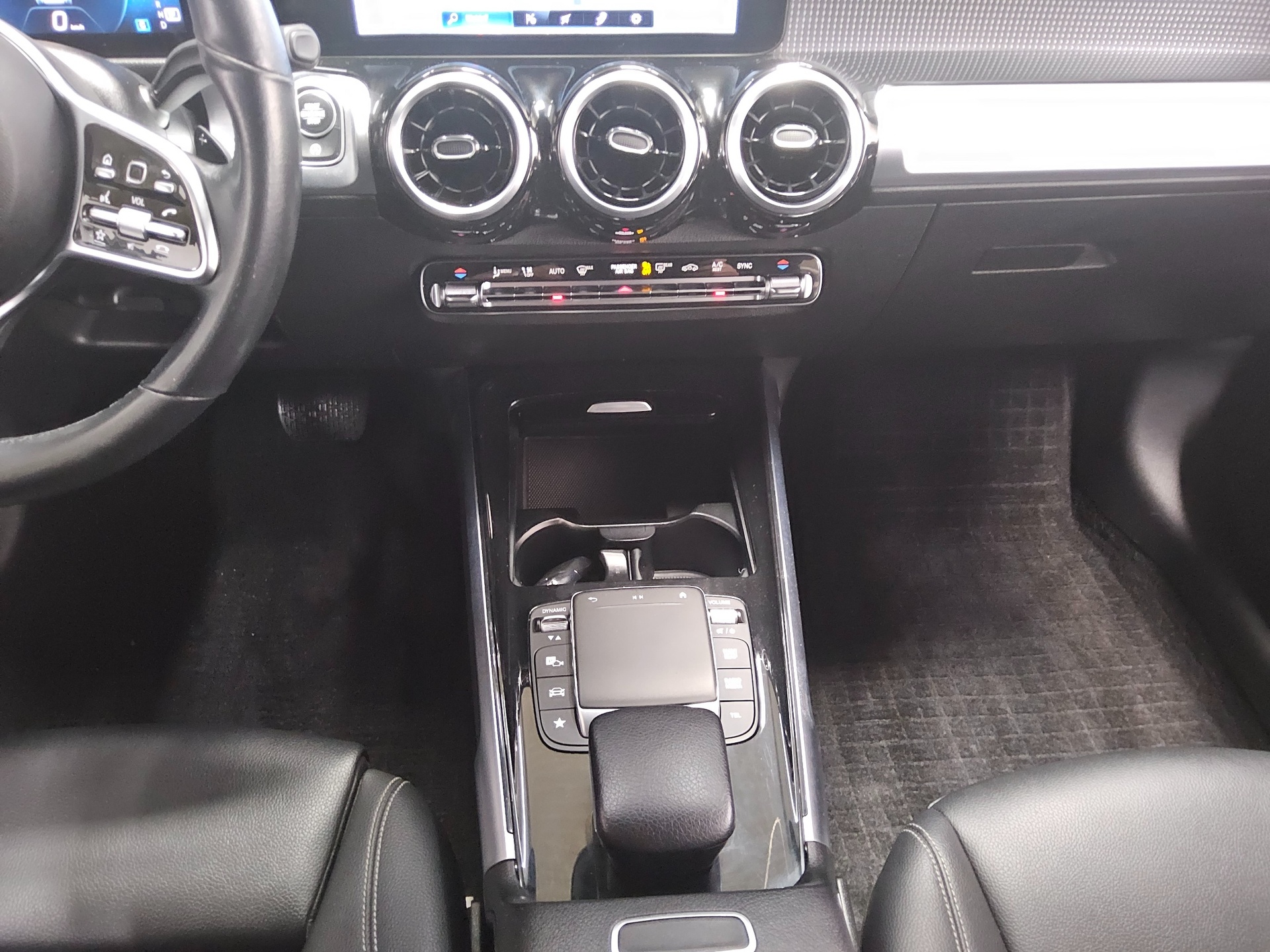 Mercedes-Benz GLB 220 d 4M Progressive Nav LED RfK AHK Distr.+ 6