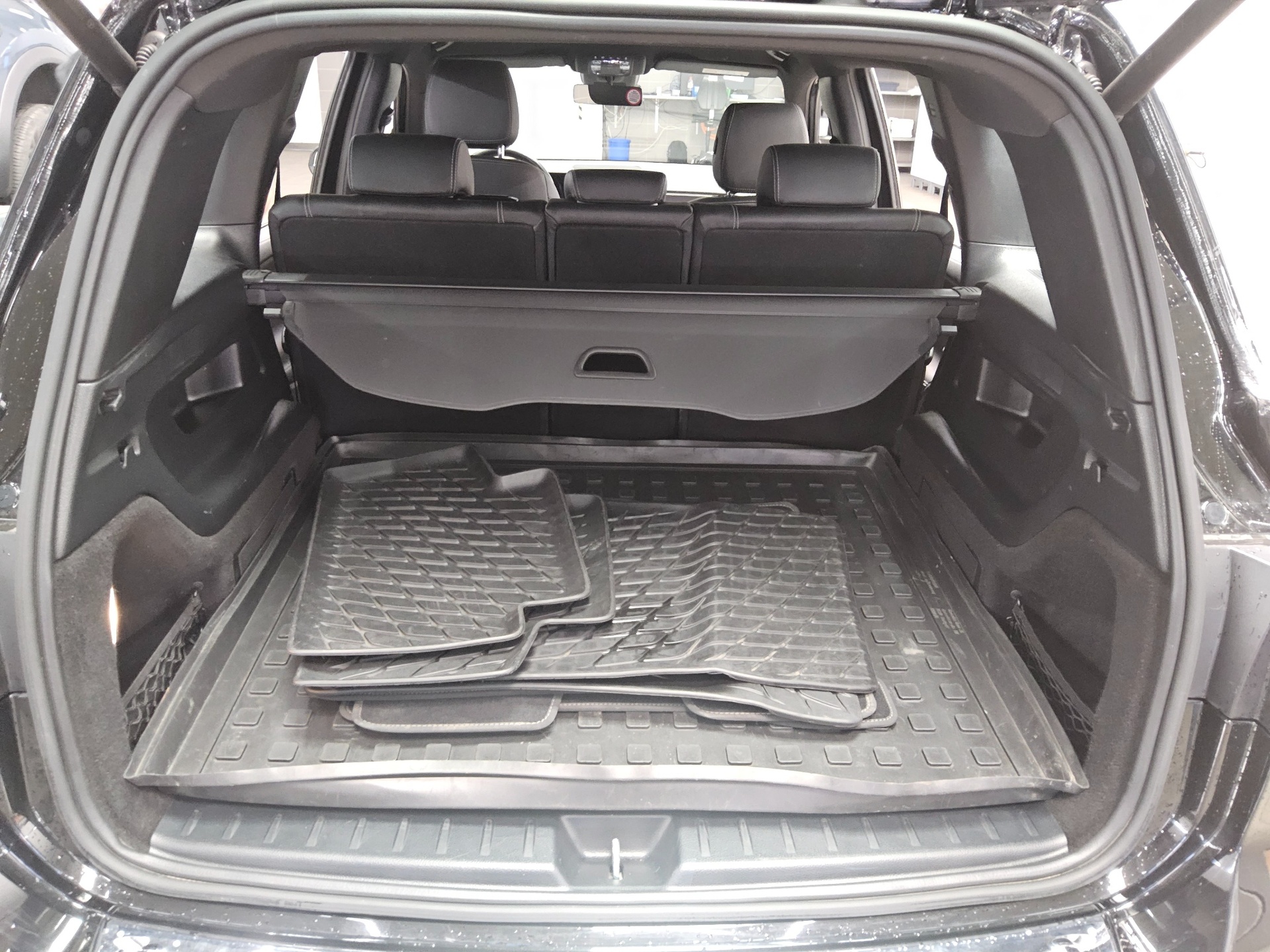 Mercedes-Benz GLB 220 d 4M Progressive Nav LED RfK AHK Distr.+ 12