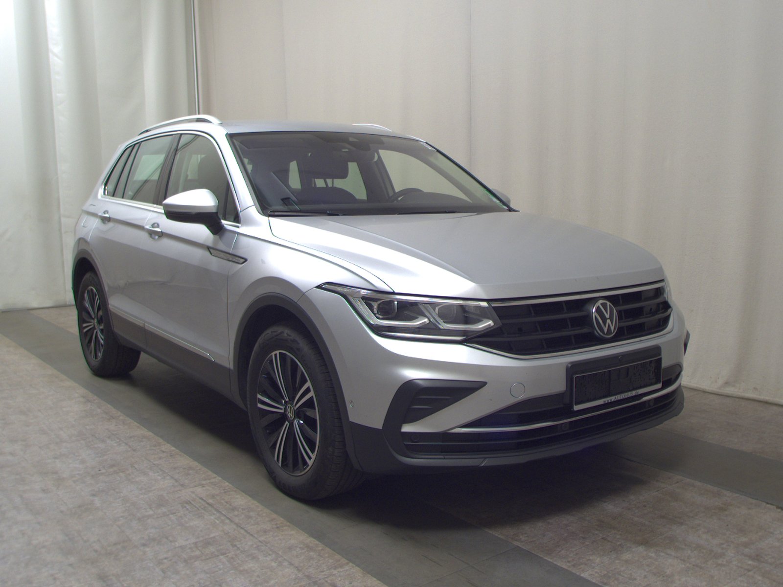 Volkswagen Tiguan 2.0 TDI Life Navi Matrix DC PDC 3