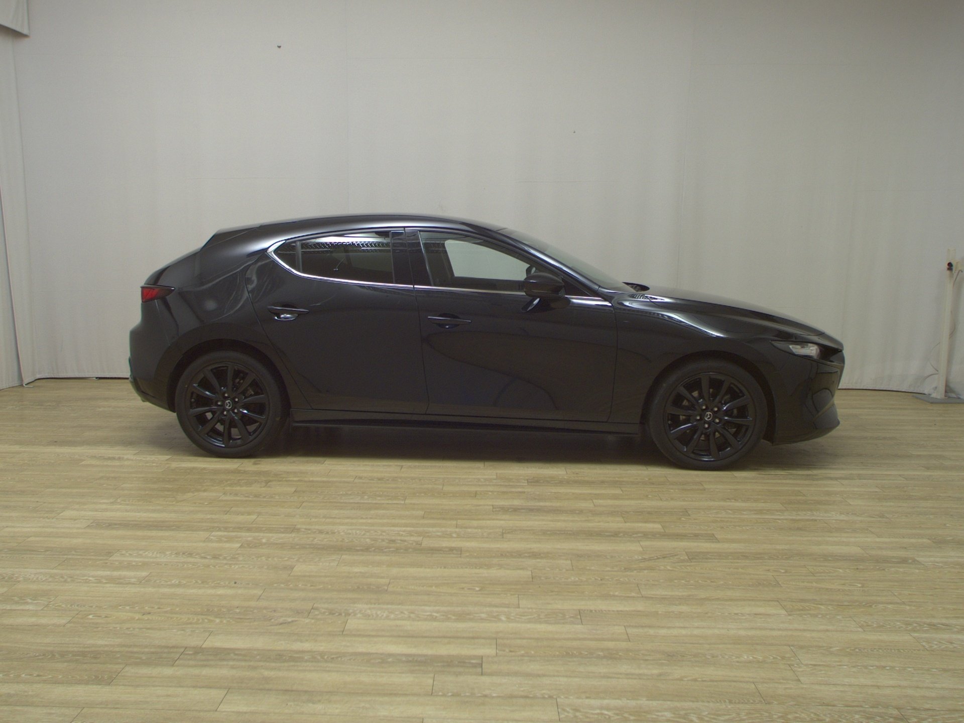 Mazda 3 2.0 SKYACTIV-G Homura Navi LED RfK HuD PDC Shz