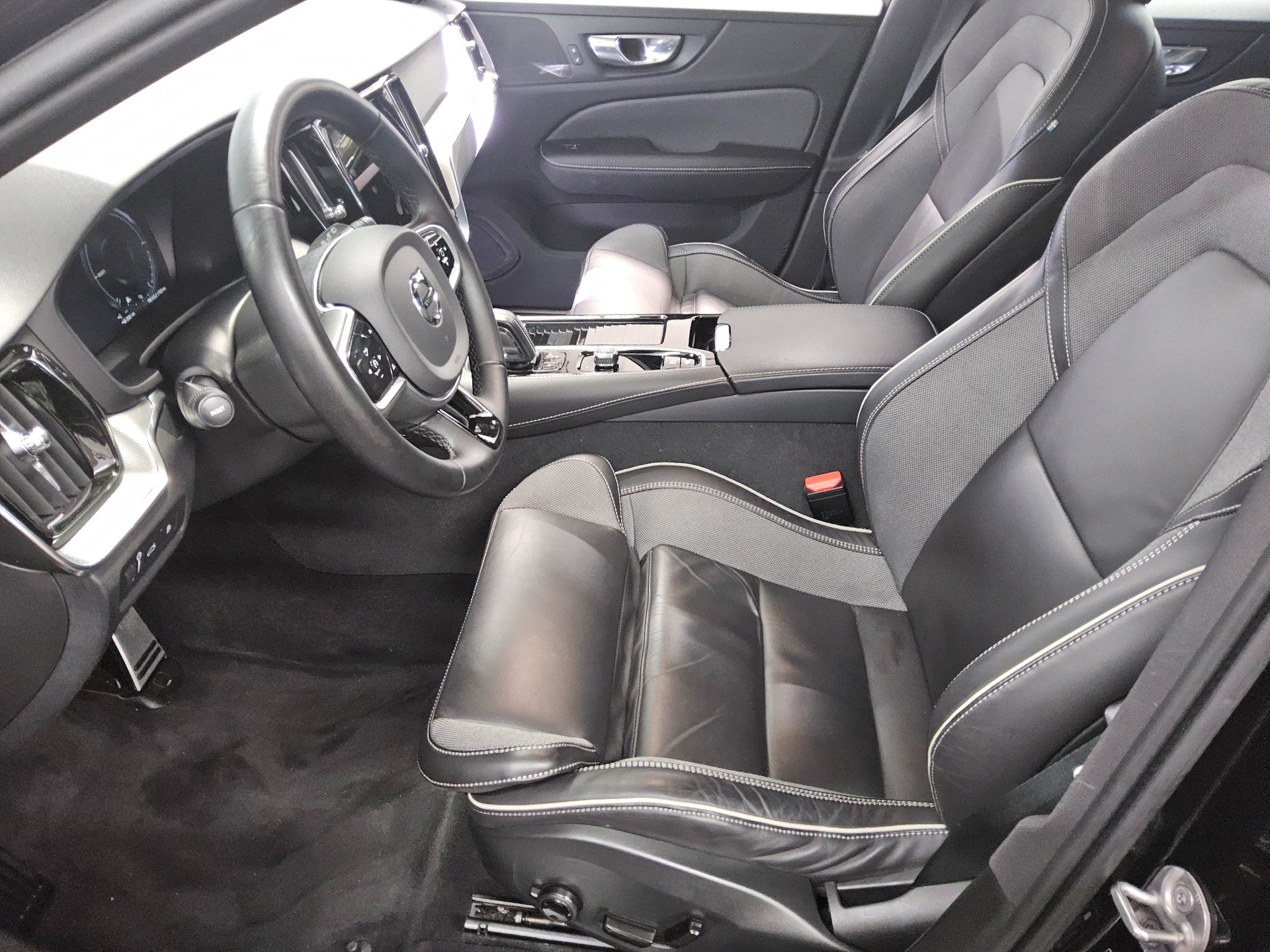 Volvo V60 T6 AWD R-Design T-Leder Navi LED AHK RfK ACC 9