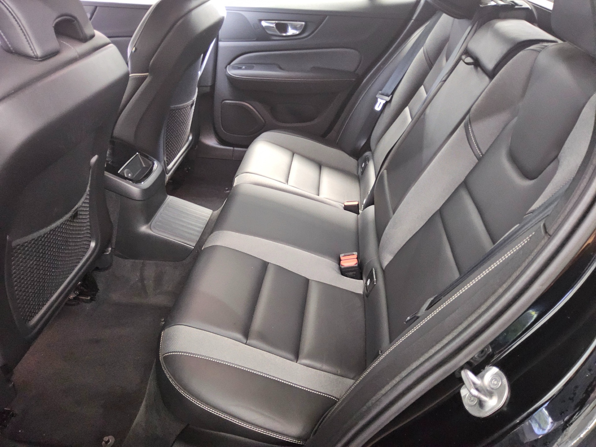 Volvo V60 T6 AWD R-Design T-Leder Navi LED AHK RfK ACC 13