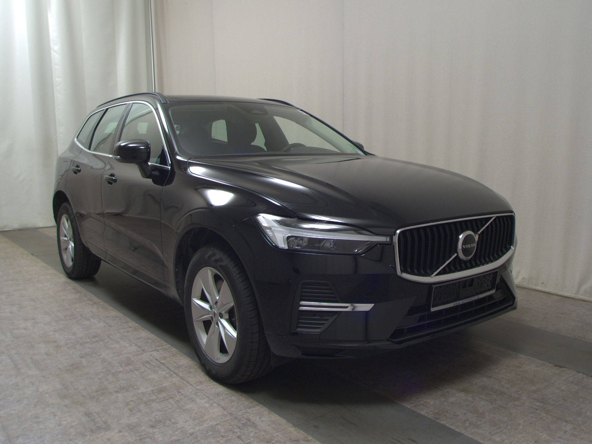 Volvo XC60 B4 D AWD Core Navi LED RfK PDC Shz 3
