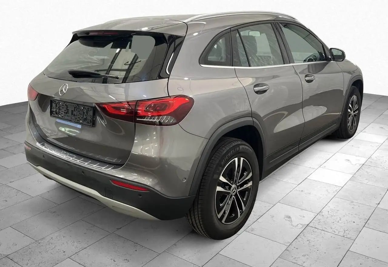 Mercedes-Benz GLA 180 d Kamera*LED*Navi*MBUX*Teilleder*17*DAB 3