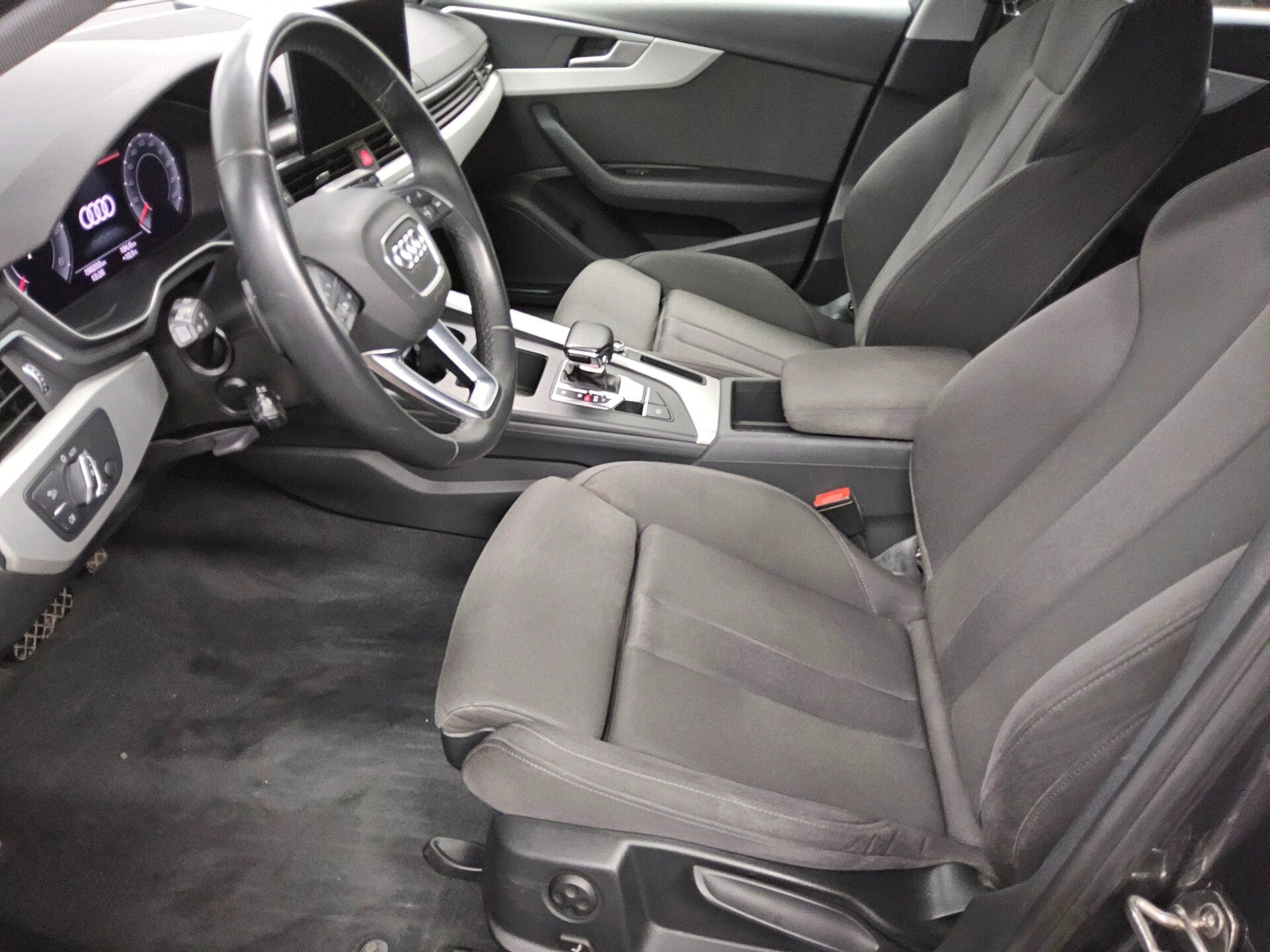Audi A4 Avant 40 TDI S-Line 9