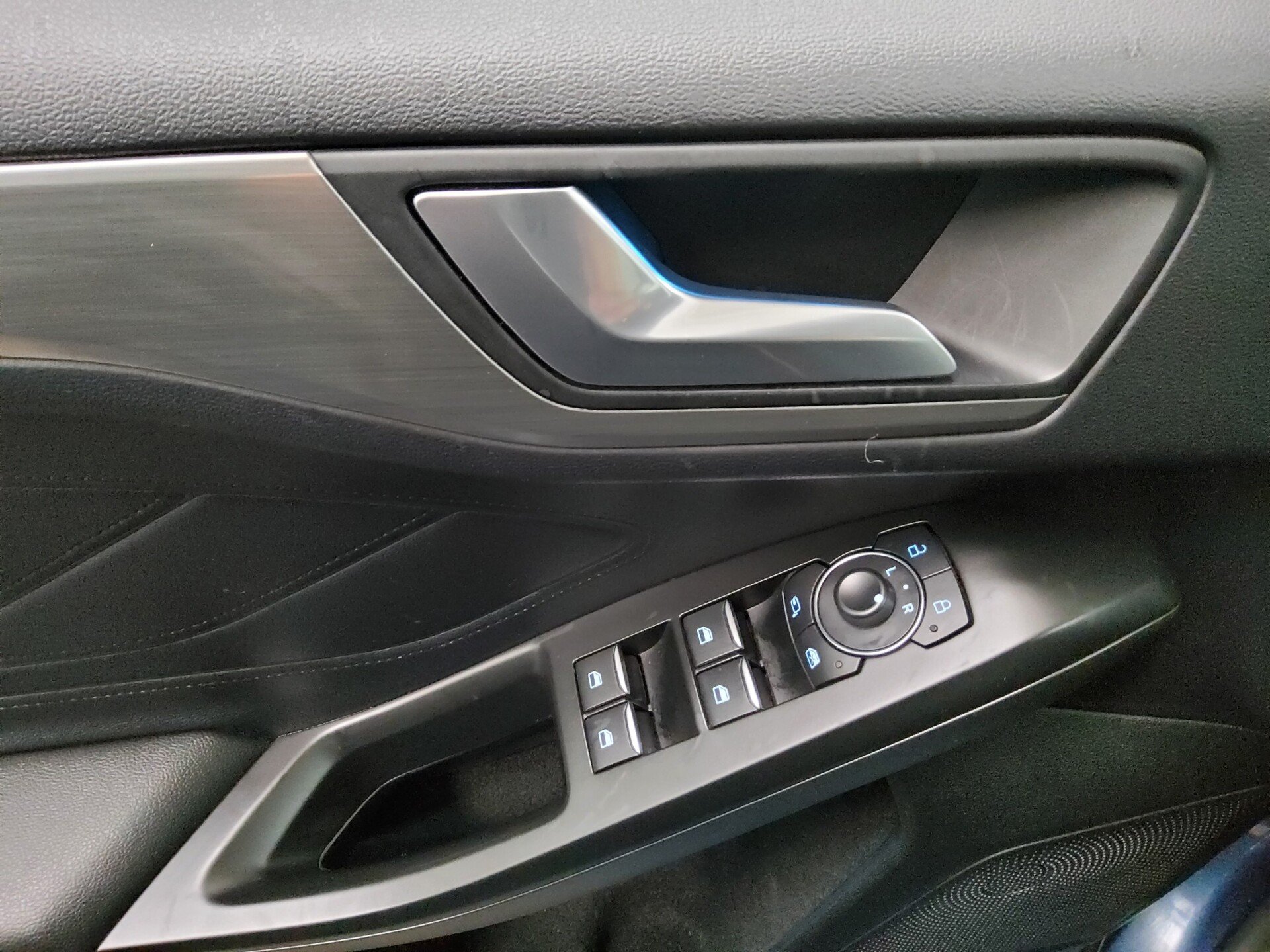 Ford Focus Turnier 1.0 EB Titanium Navi LED RFK 9