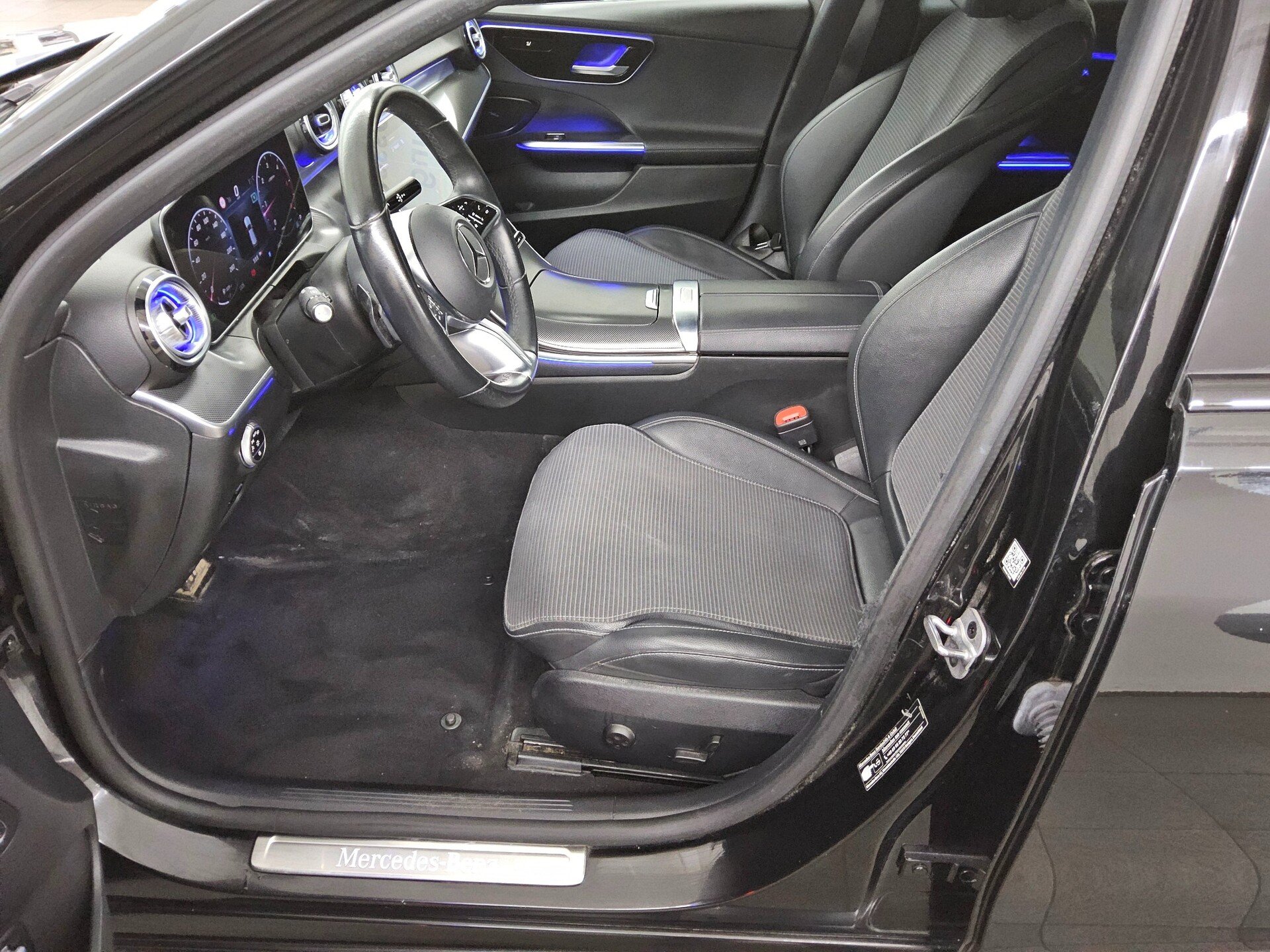 Mercedes-Benz C 220 T d Avantgarde T-Leder Navi LED Sound RfK 9