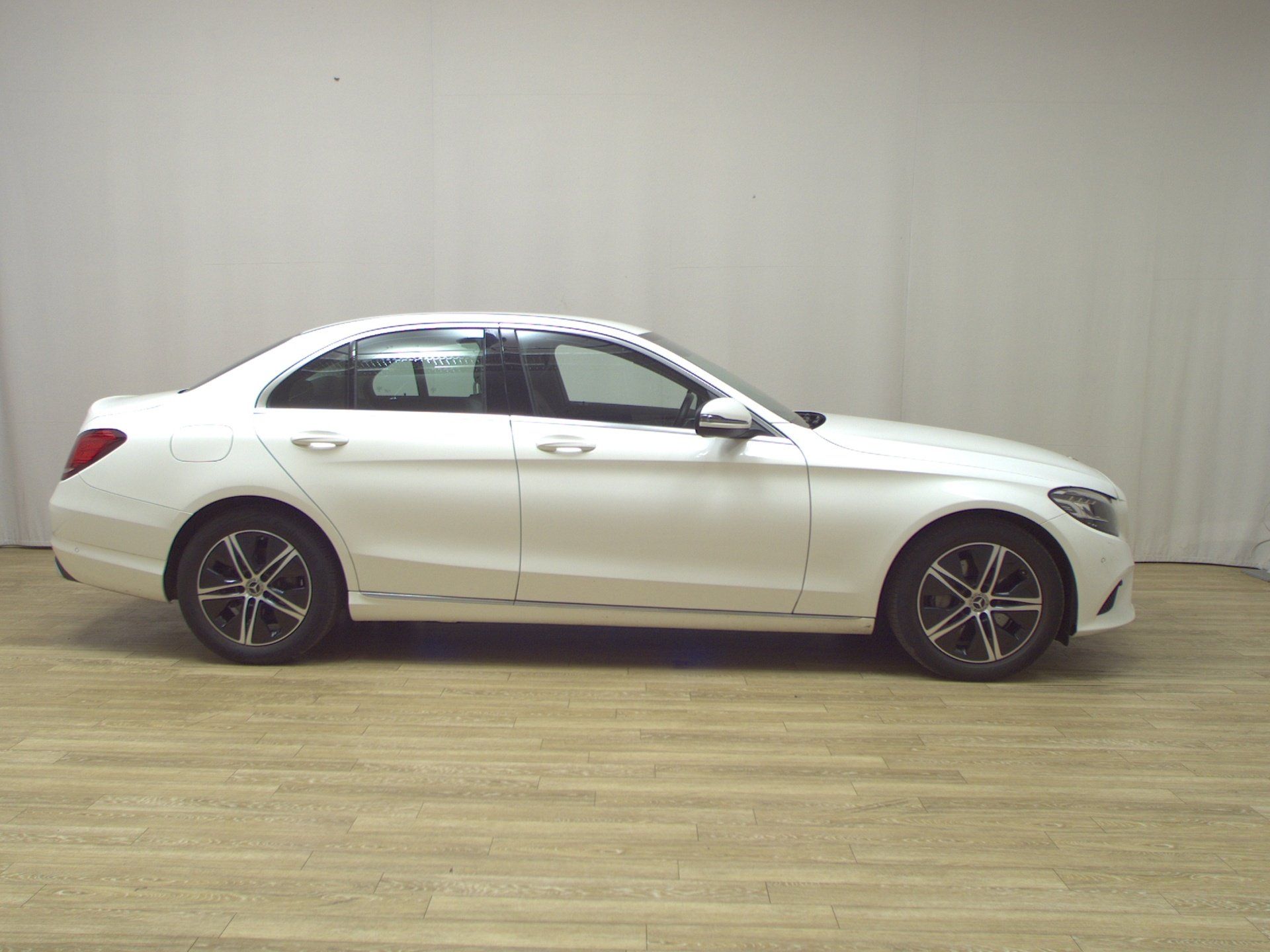 Mercedes-Benz C 180 d Avantgarde Navi LED Shz PDC