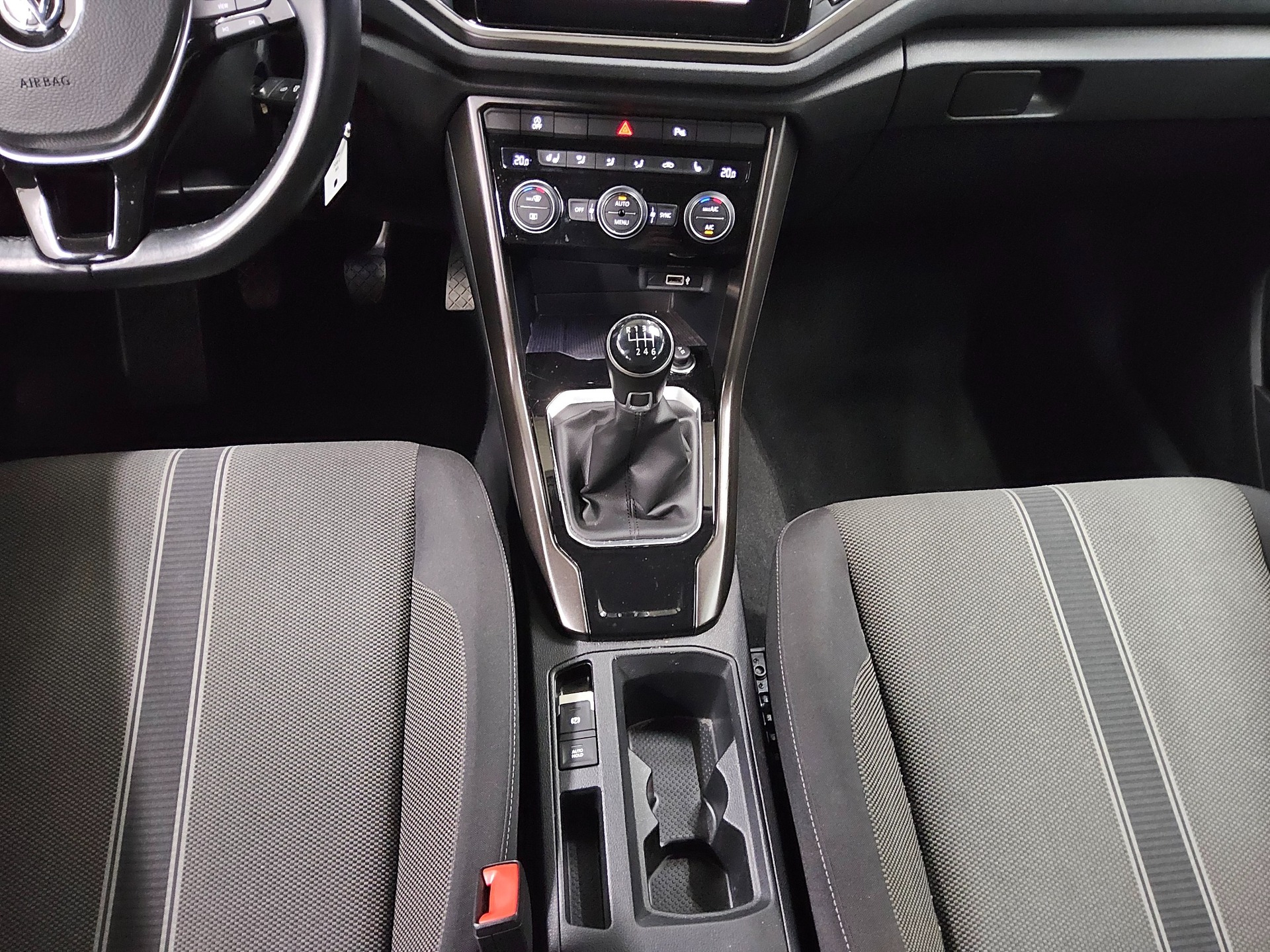 Volkswagen T-Roc 1.0 TSI Style Navi AID ACC PDC Shz MFL 6