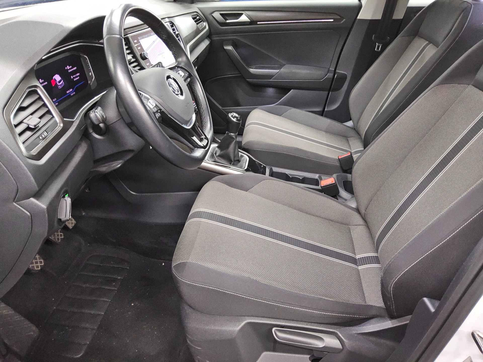Volkswagen T-Roc 1.0 TSI Style Navi AID ACC PDC Shz MFL 9