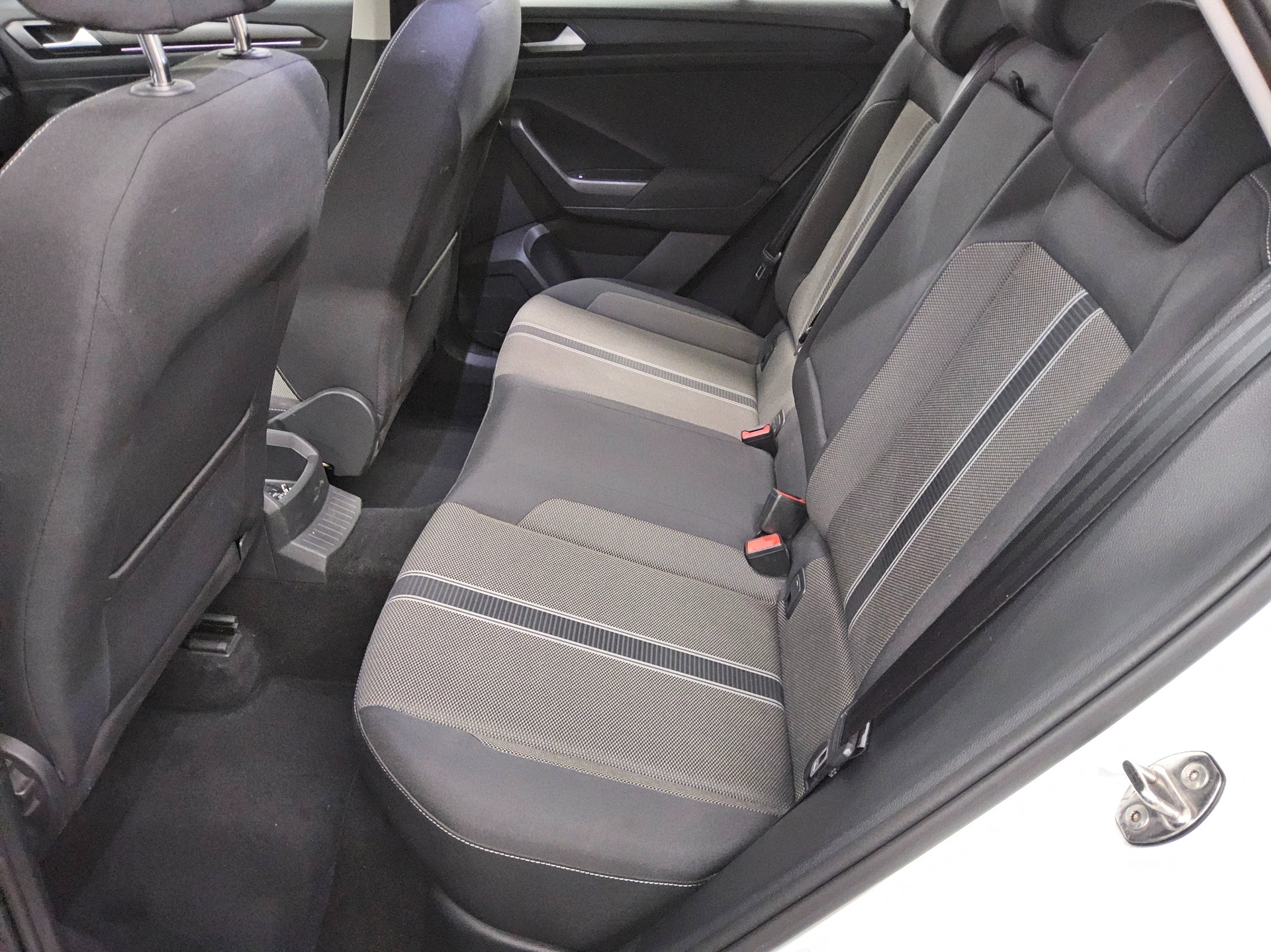 Volkswagen T-Roc 1.0 TSI Style Navi AID ACC PDC Shz MFL 13