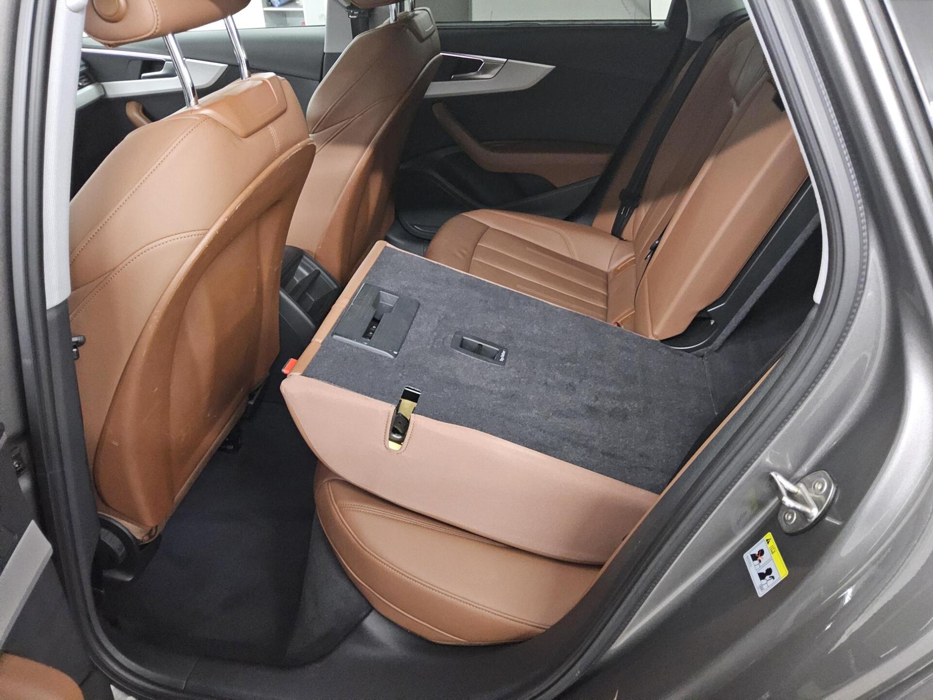 Audi A4 Avant 30 TDI Leder Navi LED vc HuD Ambiente 12