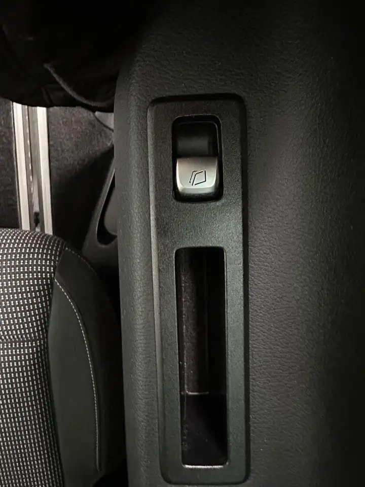 Mercedes-Benz V 220 V220 d LANG 9G MBUX KAMERA AHK 7-SITZER 18