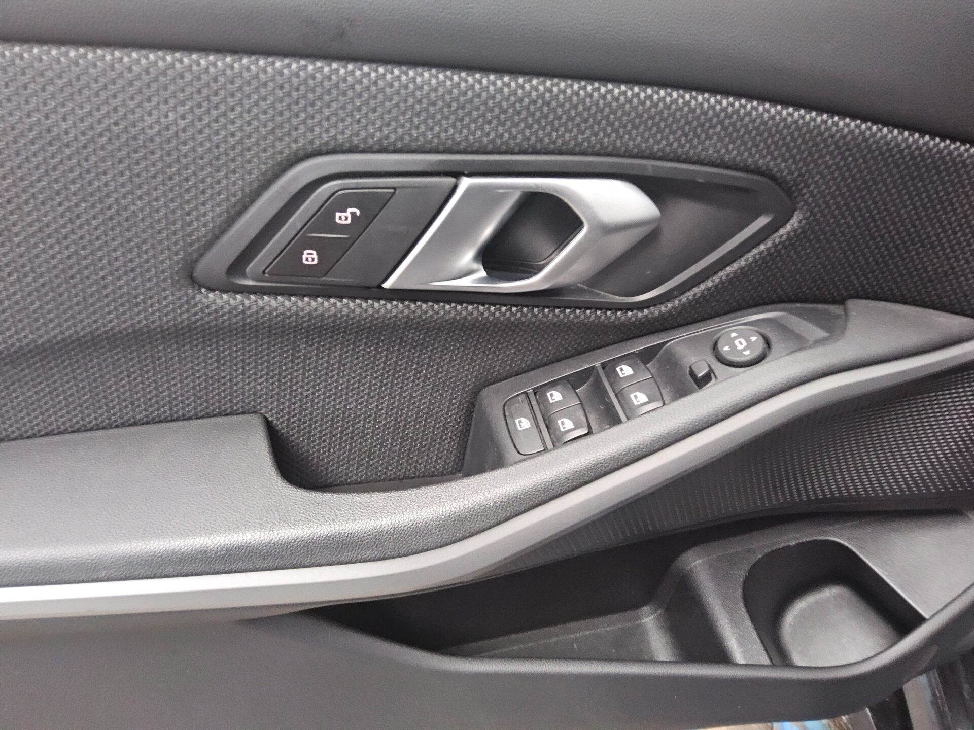 BMW 320dA Advantage Navi LED Ahk PDC SHZ 10