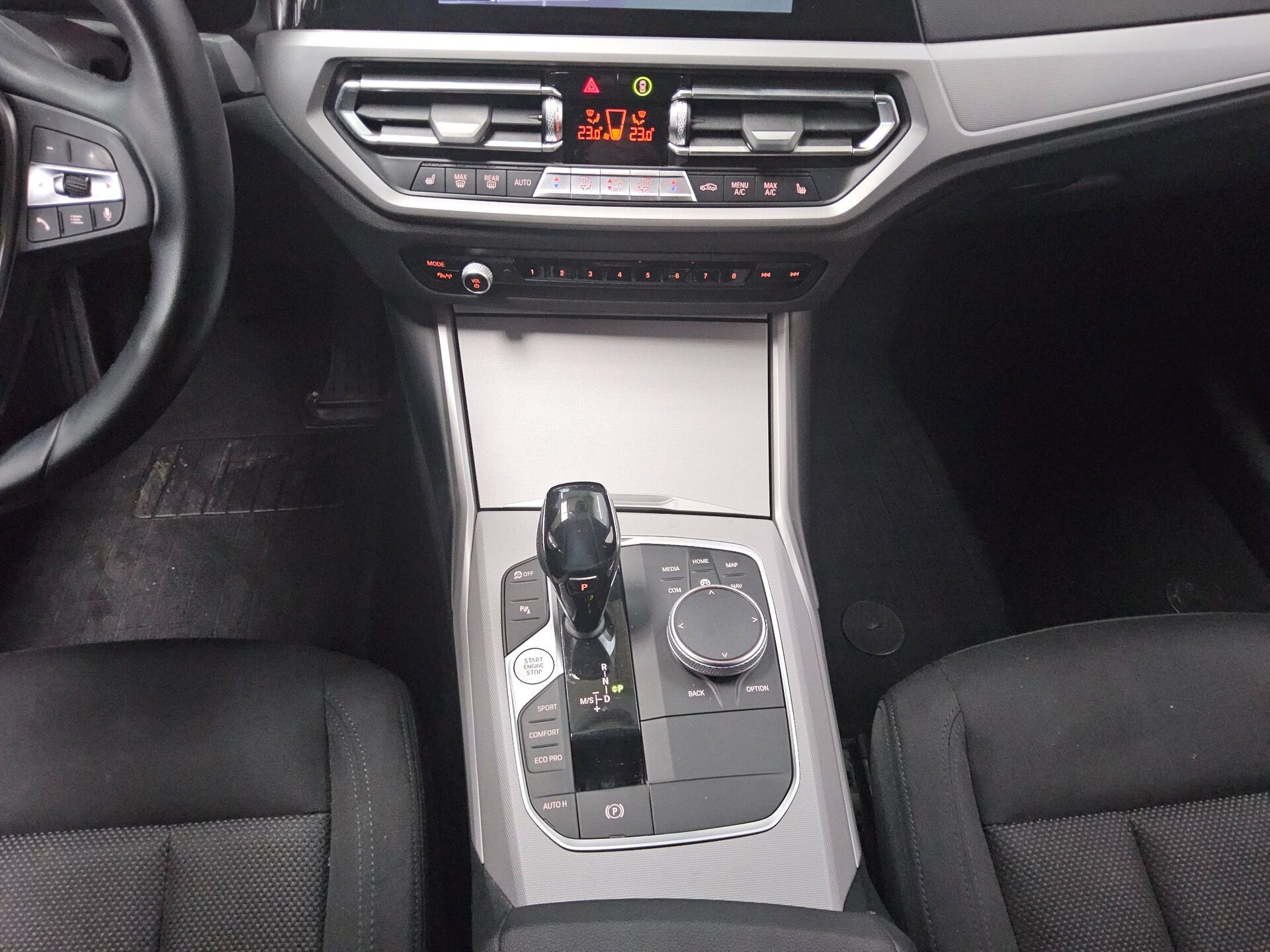 BMW 320dA Advantage Navi LED Ahk PDC SHZ 6