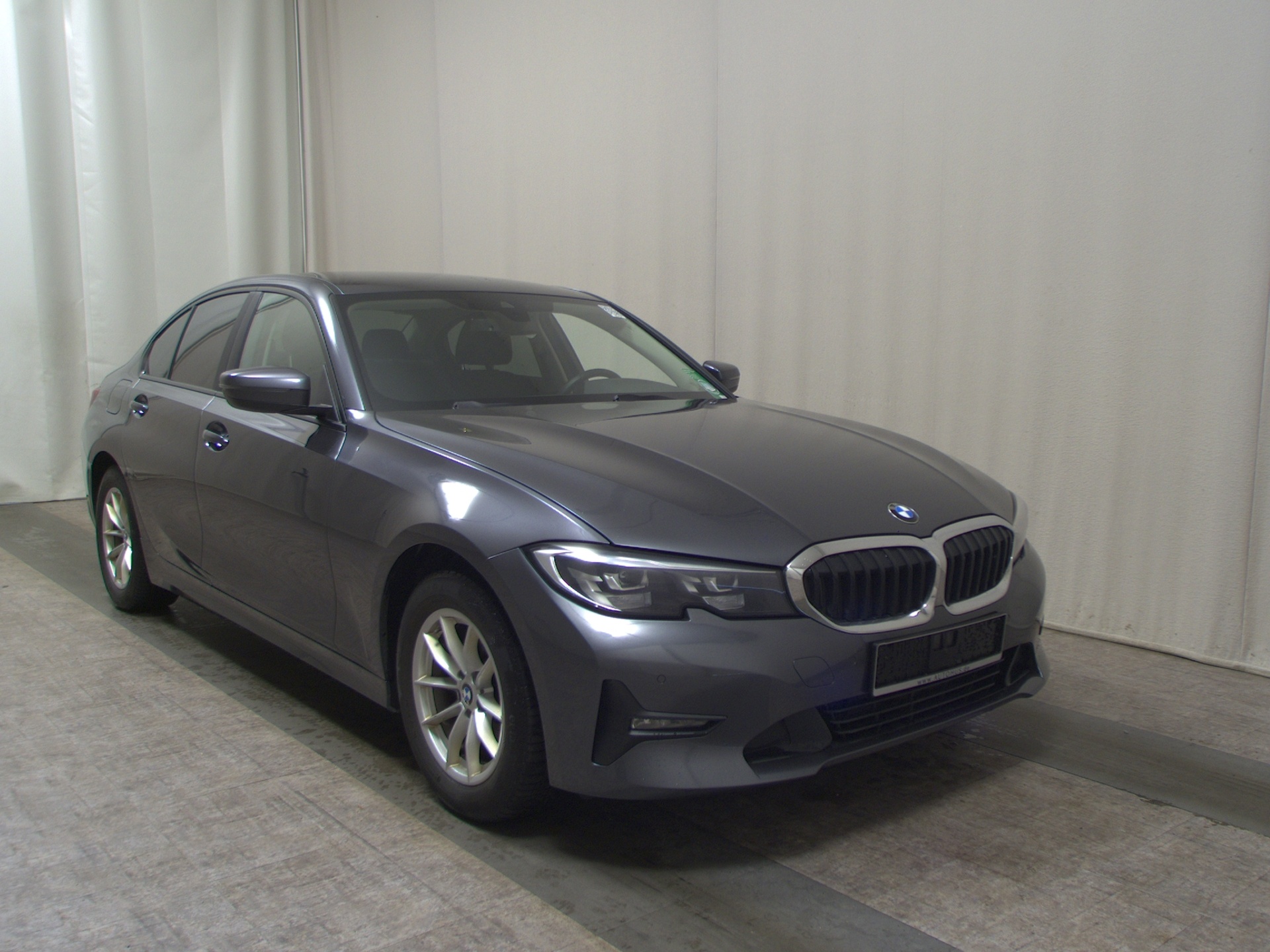 BMW 320dA Advantage Navi LED Ahk PDC SHZ 3