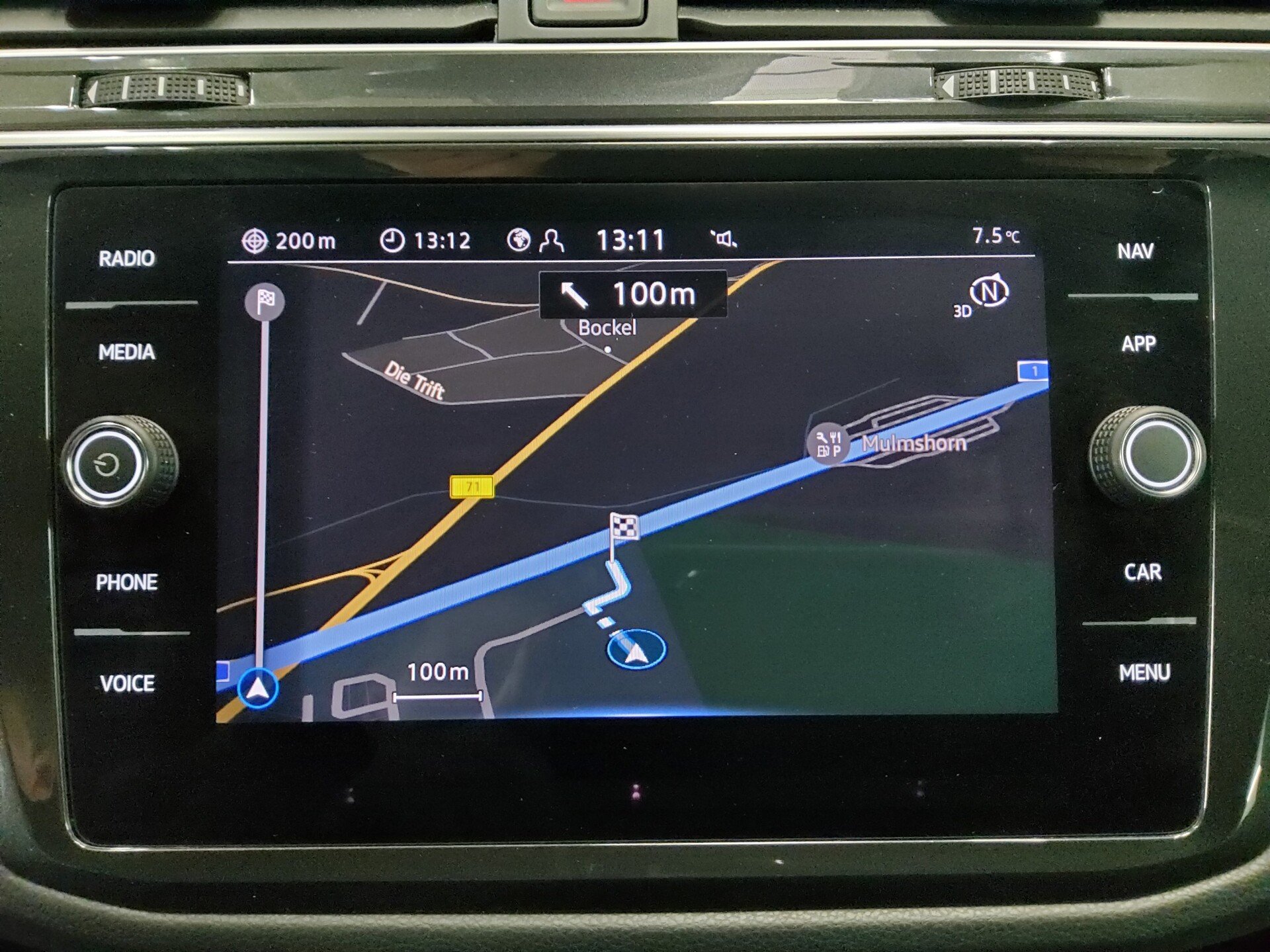 Volkswagen Tiguan 2.0 TDI Life Navi LED RfK AHK ACC PDC Shz 7
