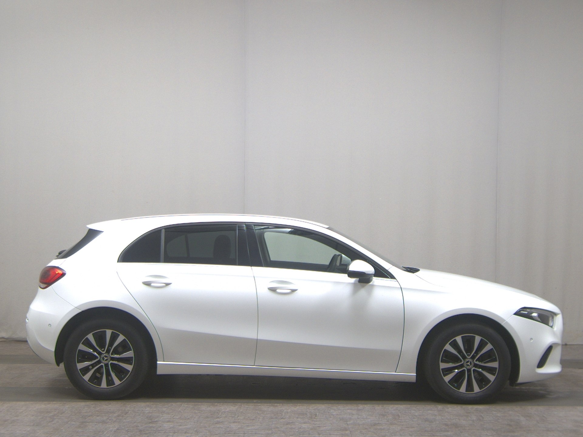 Mercedes-Benz A 180 d T-Leder Navi LED Shz PDC