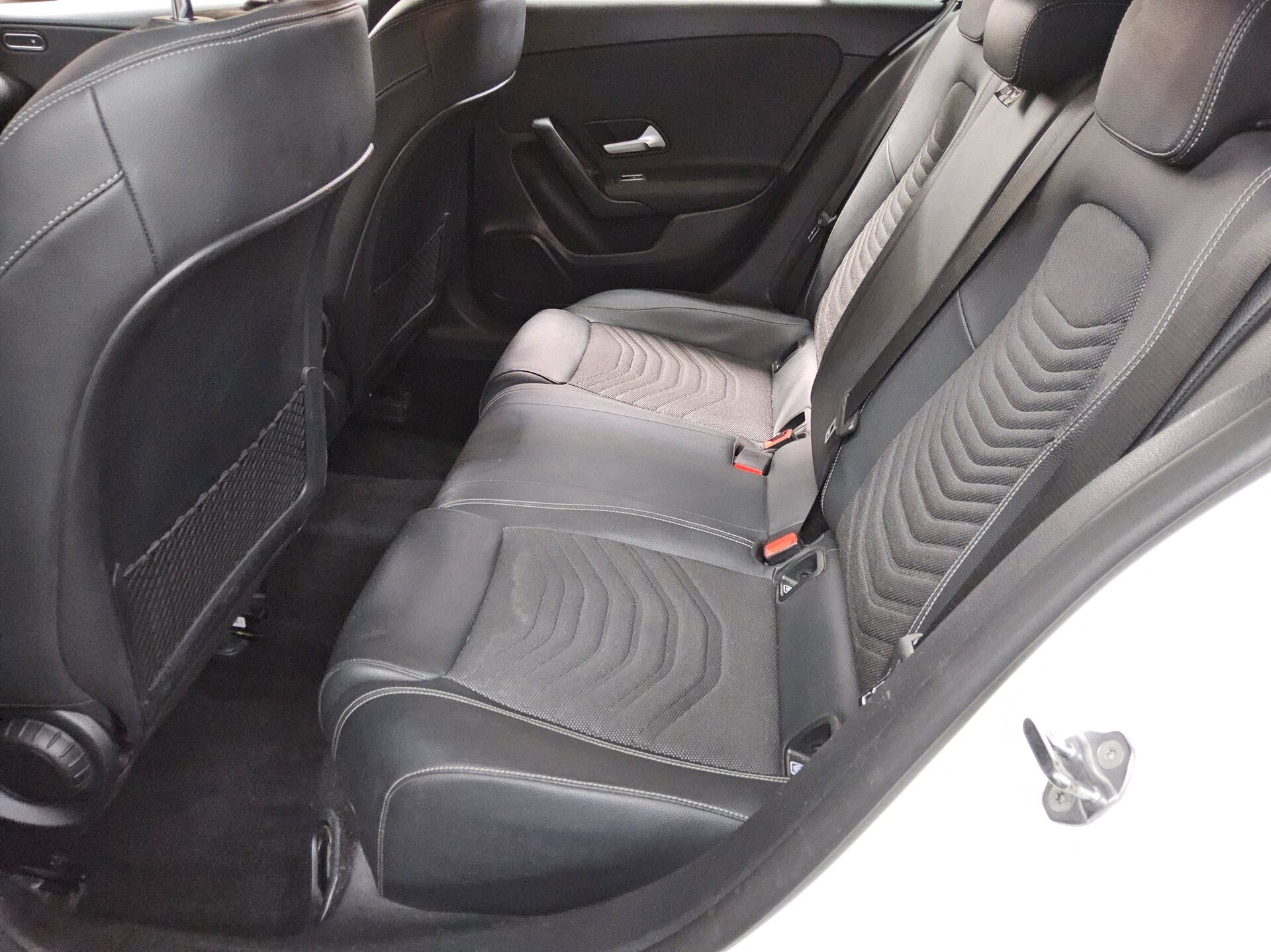 Mercedes-Benz A 180 d T-Leder Navi LED PDC RfK 13