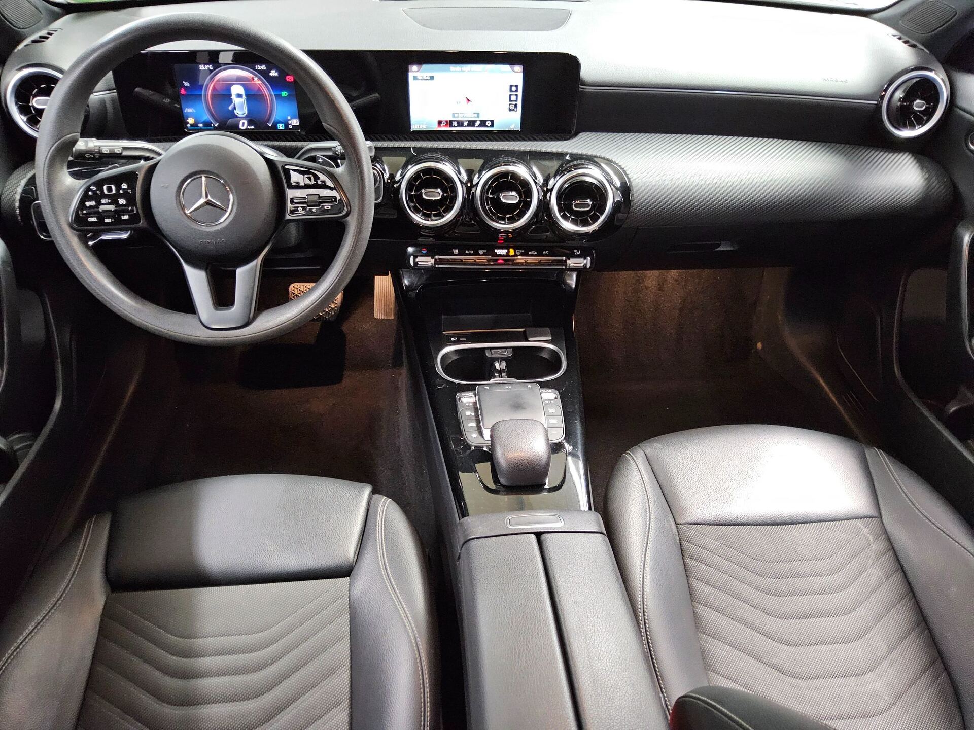 Mercedes-Benz A 180 d T-Leder Navi LED PDC RfK 5