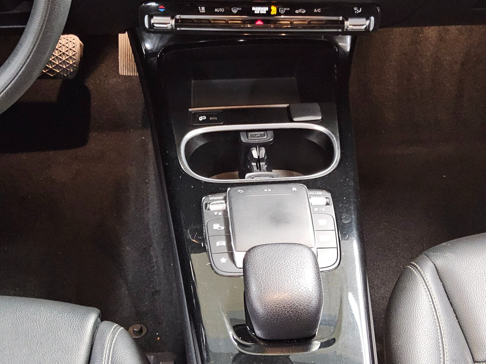 Mercedes-Benz A 180 d T-Leder Navi LED PDC RfK 6