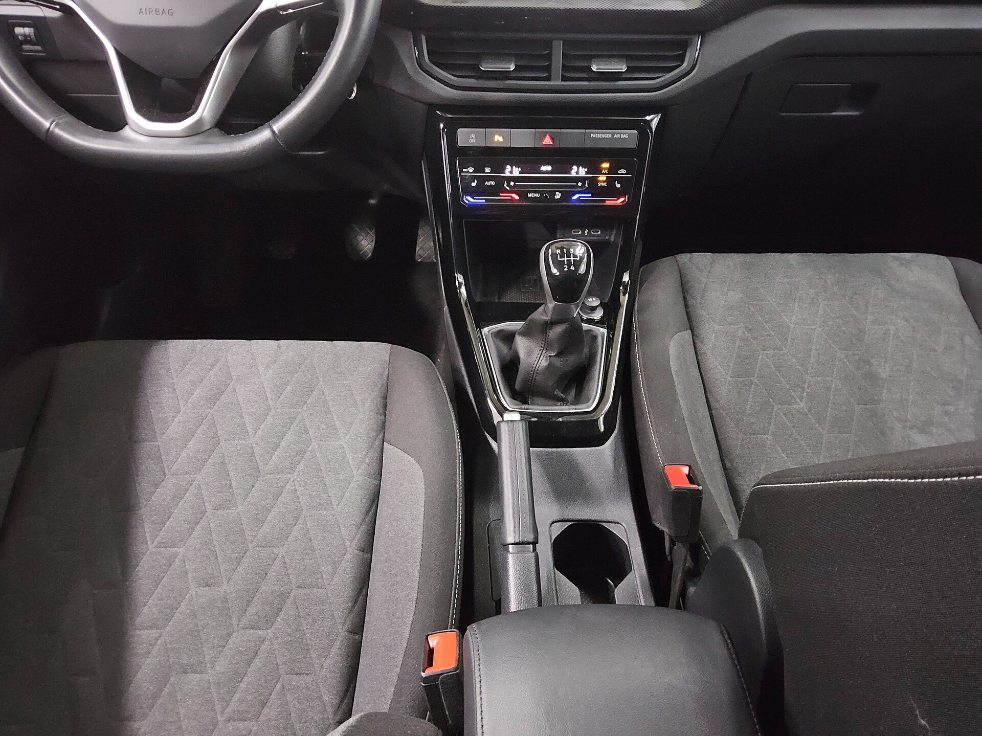 Volkswagen T-Cross 1.0 TSI Life Navi DC LED ACC PDC Shz 6