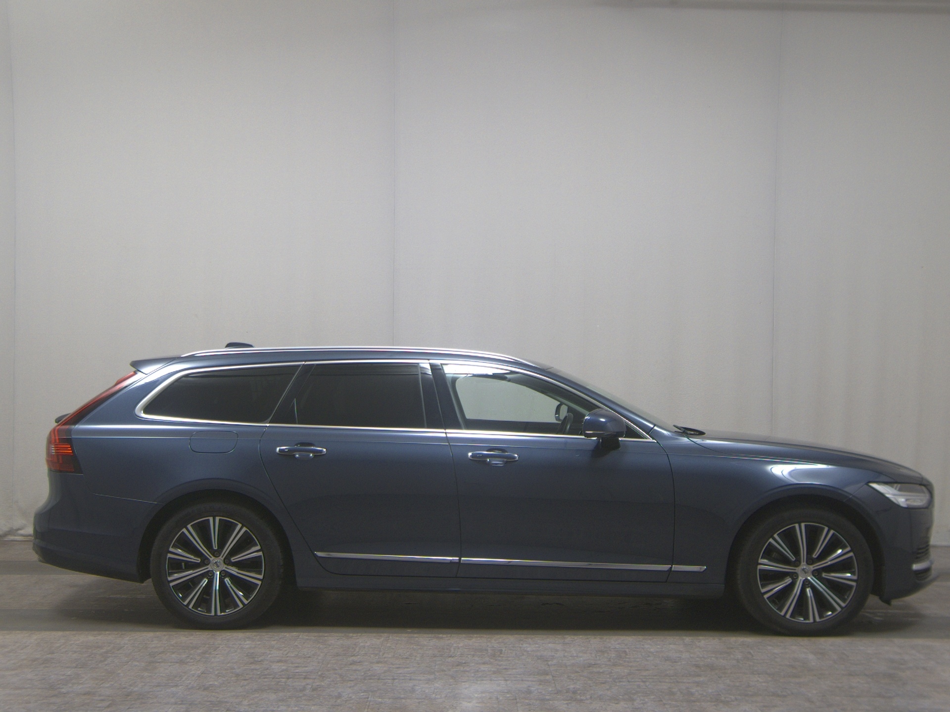Volvo V90 T8 AWD Hybrid Inscription Navi LED Leder AHK