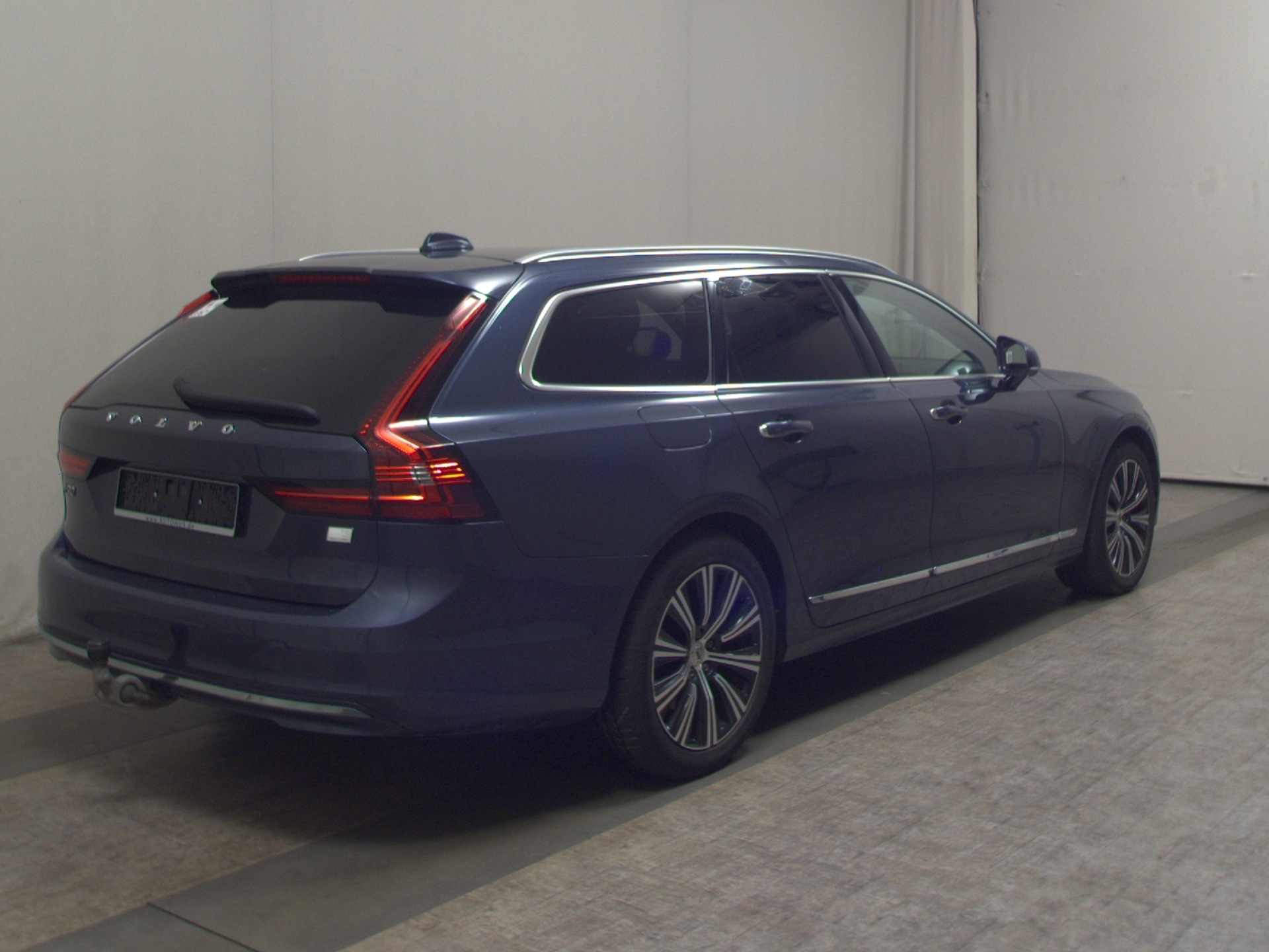 Volvo V90 T8 AWD Hybrid Inscription Navi LED Leder AHK 4