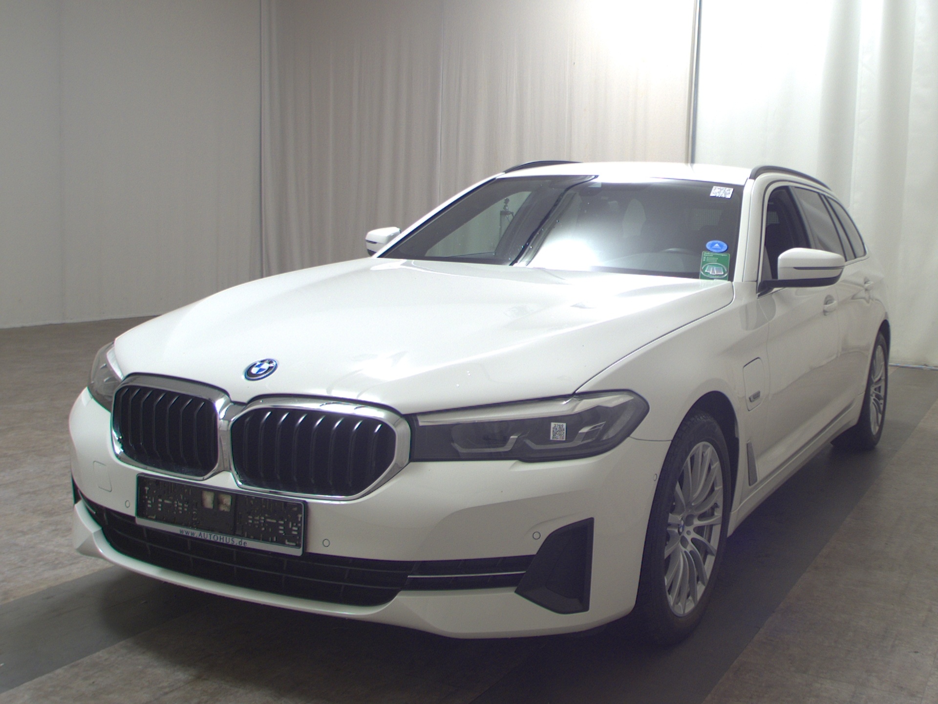 BMW 530e Touring Leder Navi LED LC-Pro AHK RfK Shz 2