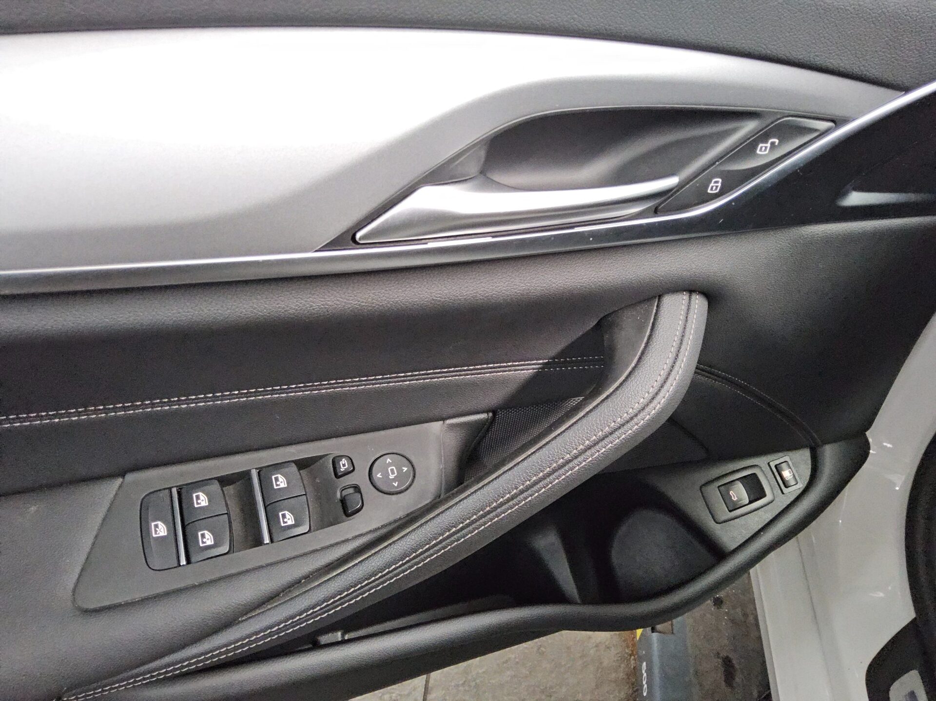 BMW 530e Touring Leder Navi LED LC-Pro AHK RfK Shz 9