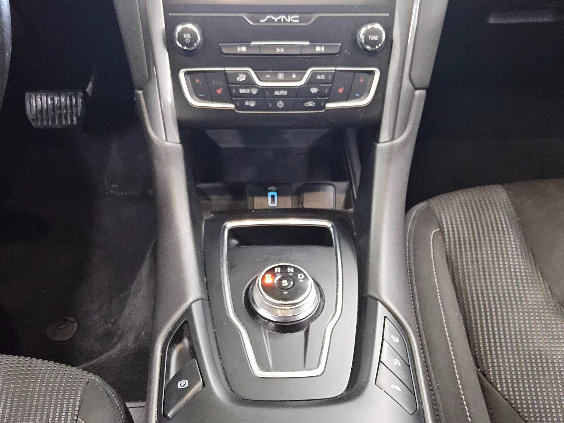 Ford Mondeo Turnier 2.0 EB Titanium 6