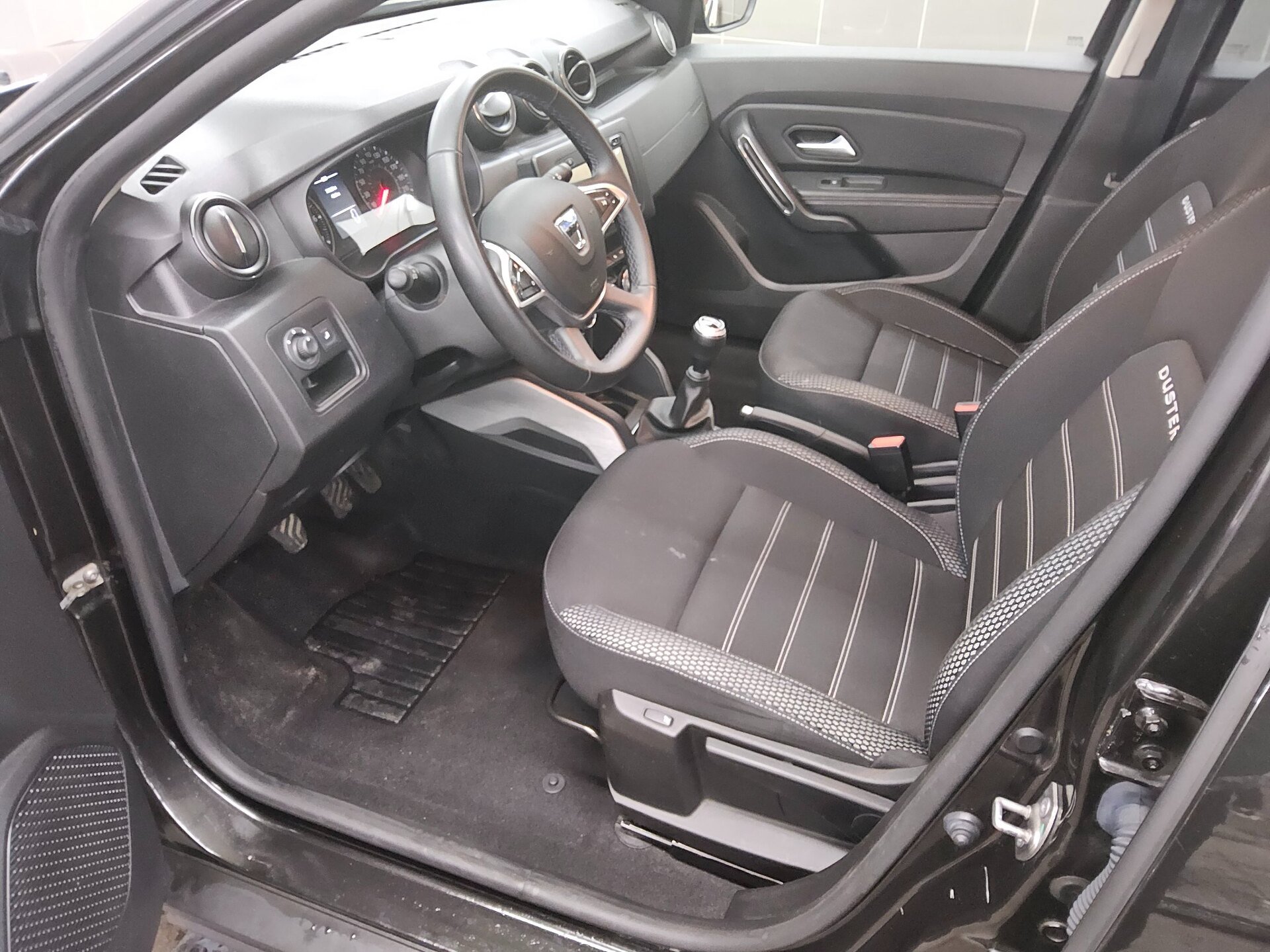 Dacia Duster 1.0 TCe Navi Rückfahrkamera SHZ 8