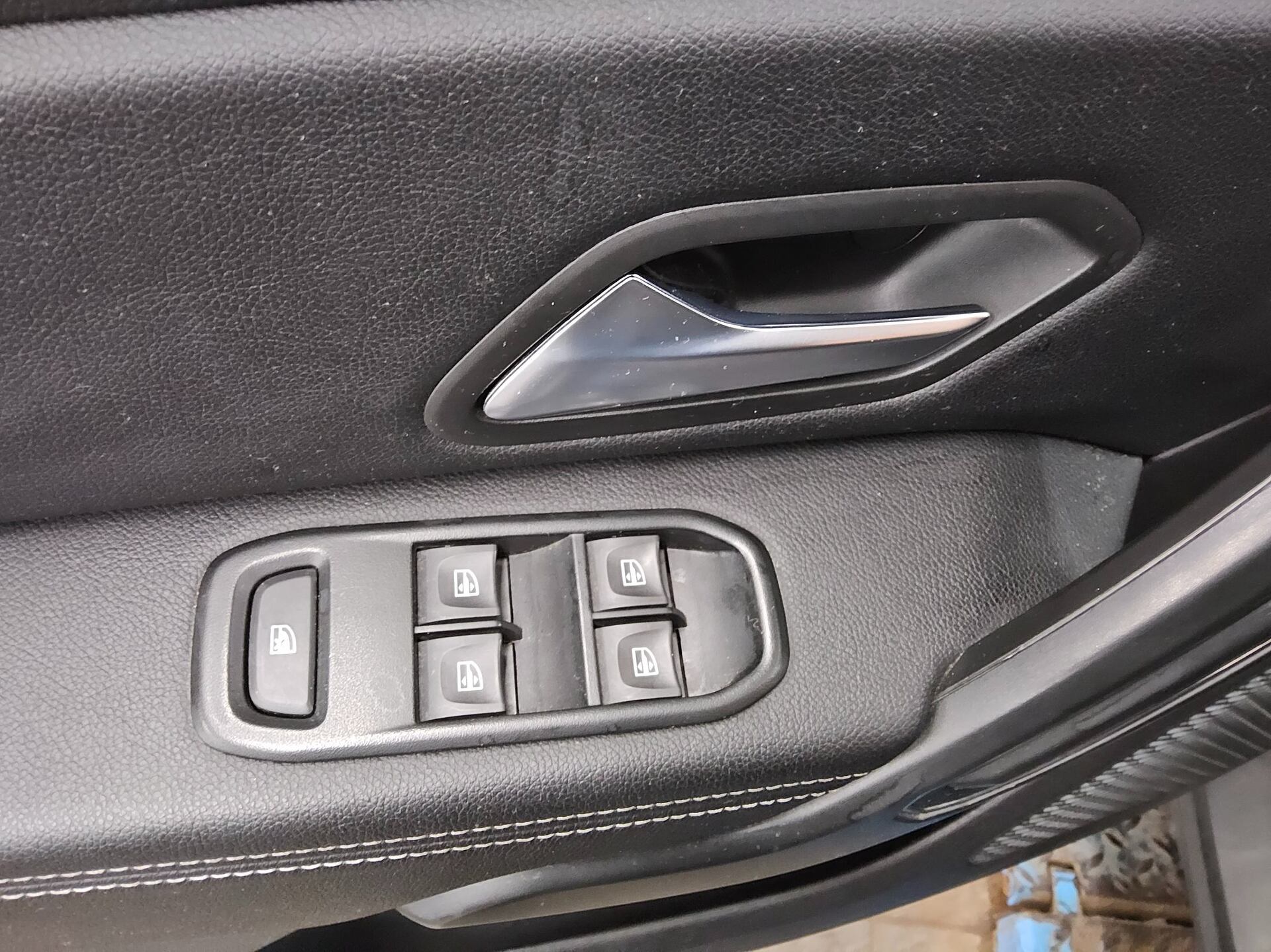 Dacia Duster 1.0 TCe Navi Rückfahrkamera SHZ 9