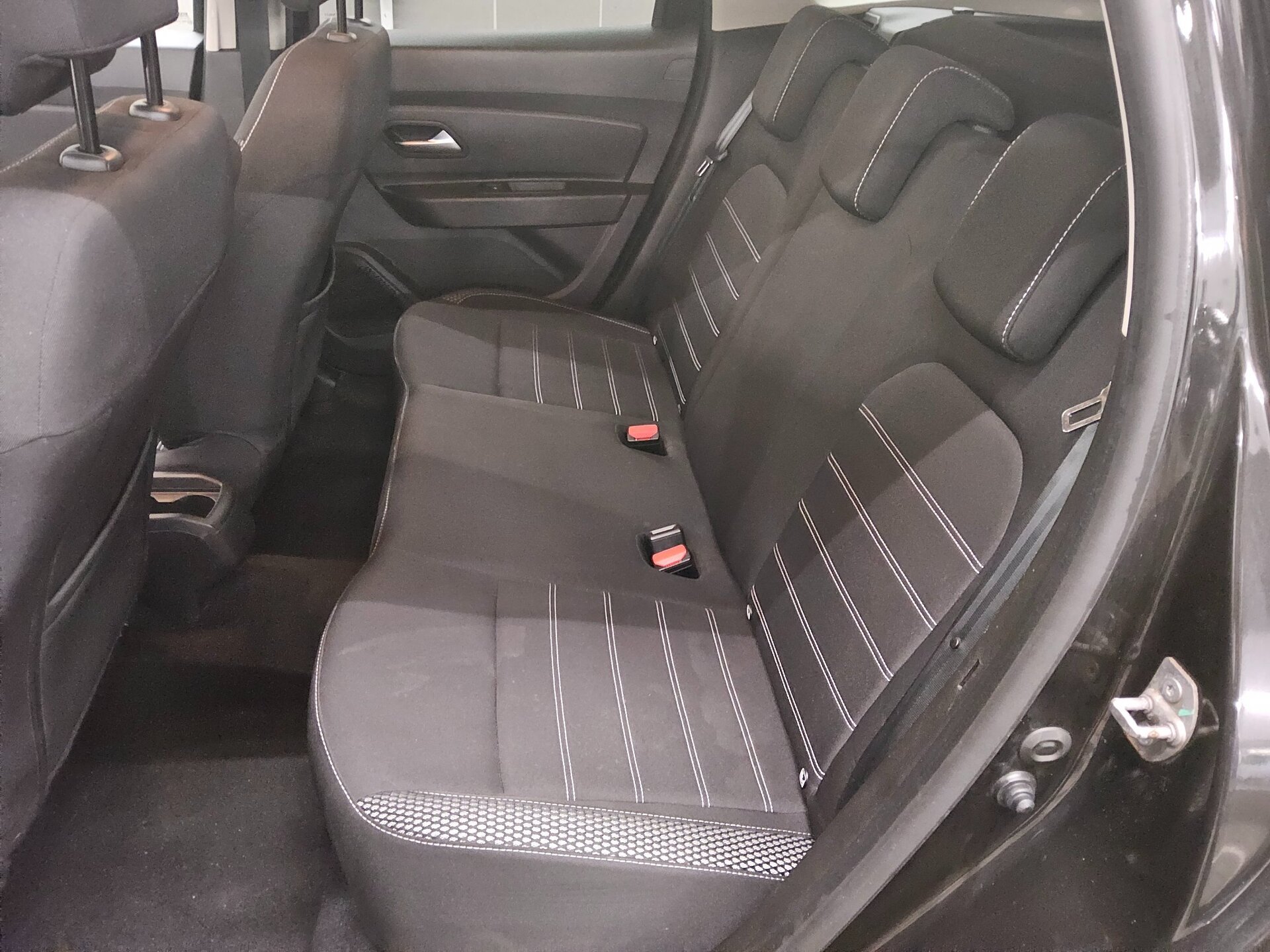 Dacia Duster 1.0 TCe Navi Rückfahrkamera SHZ 12