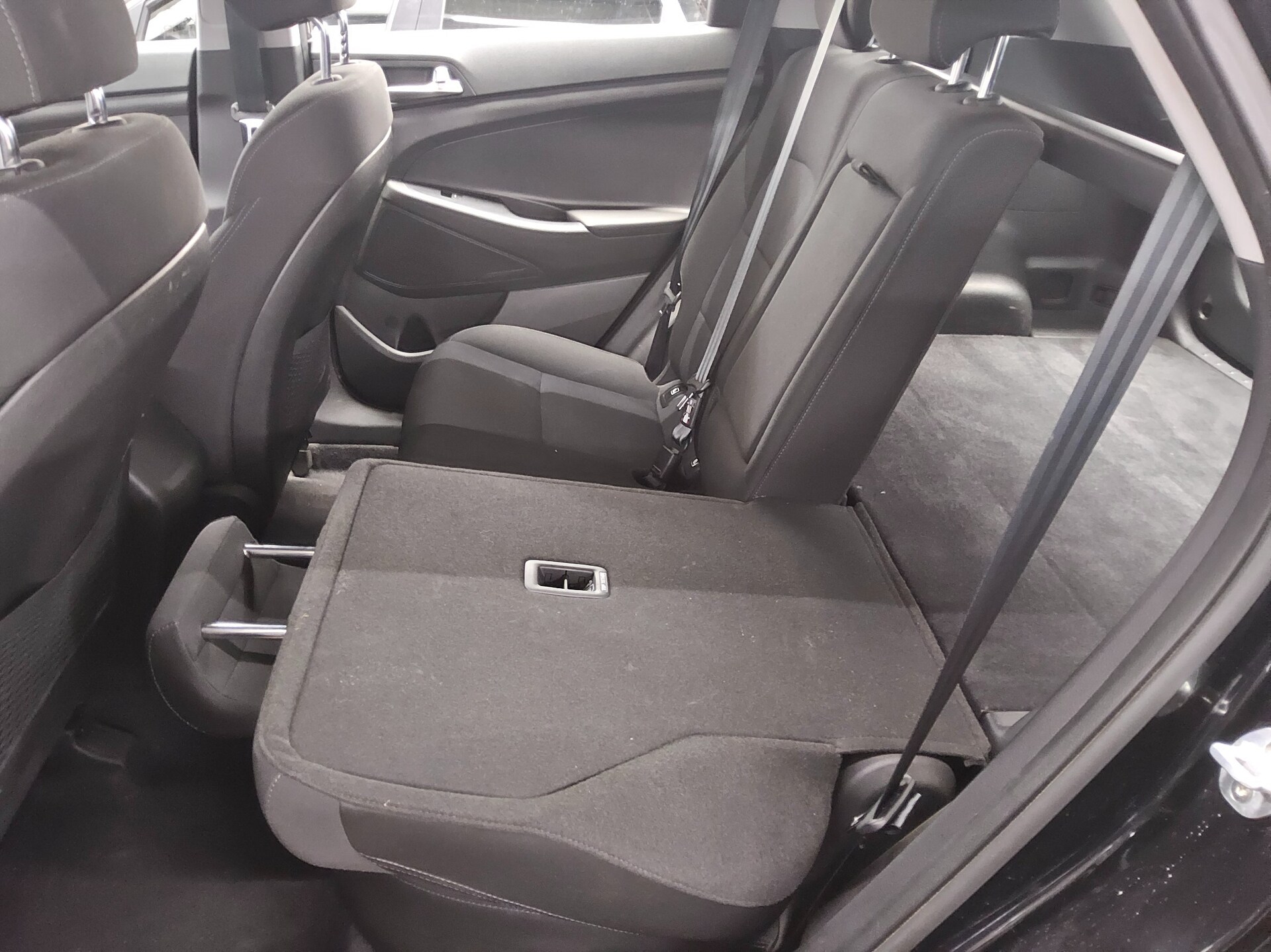 Hyundai Tucson 1.6 CRDI Trend Navi Rückfahrkamera BT 12