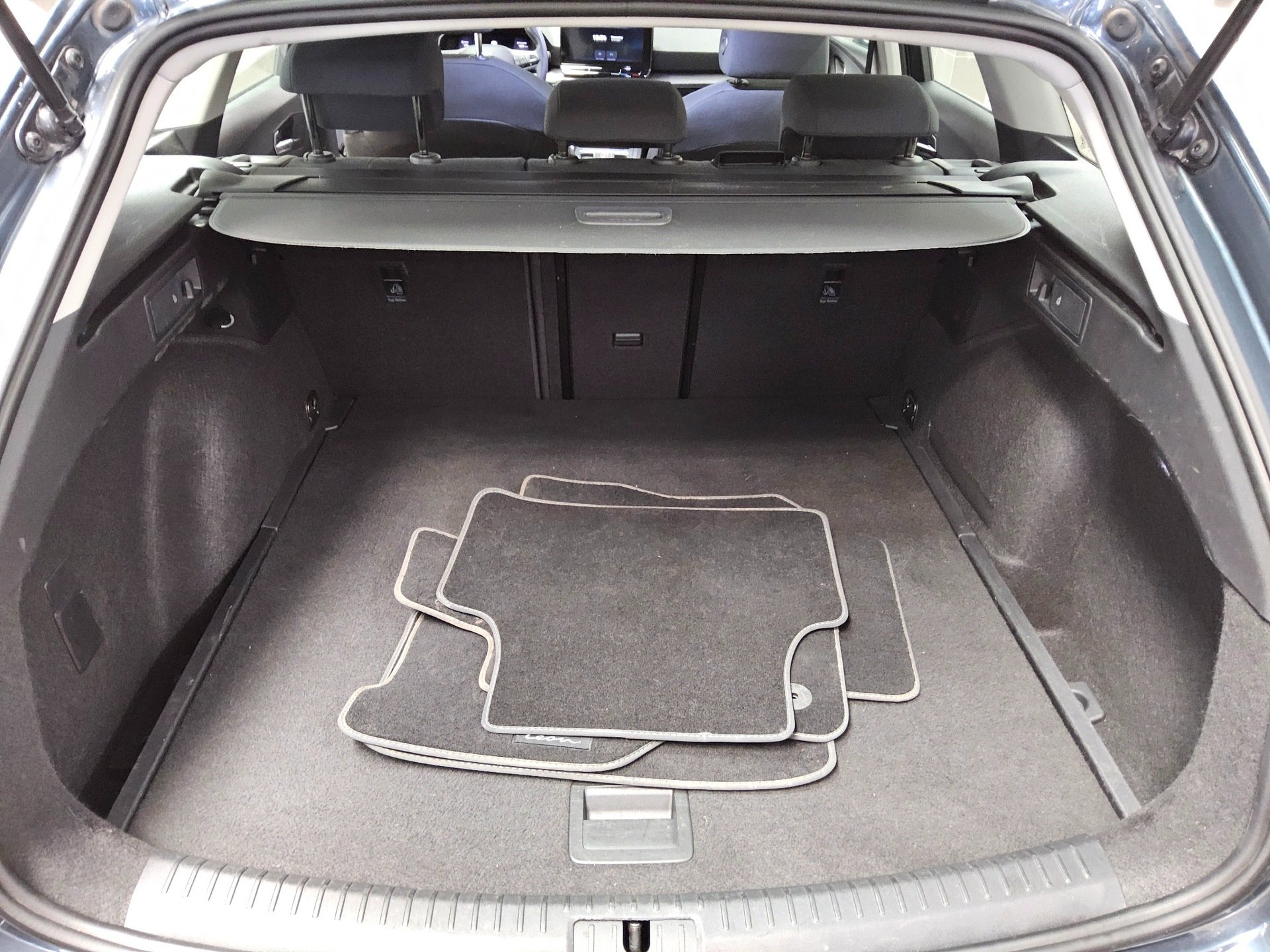 Seat Leon Sportstourer 2.0 TDI Style Navi LED vc RfK 12