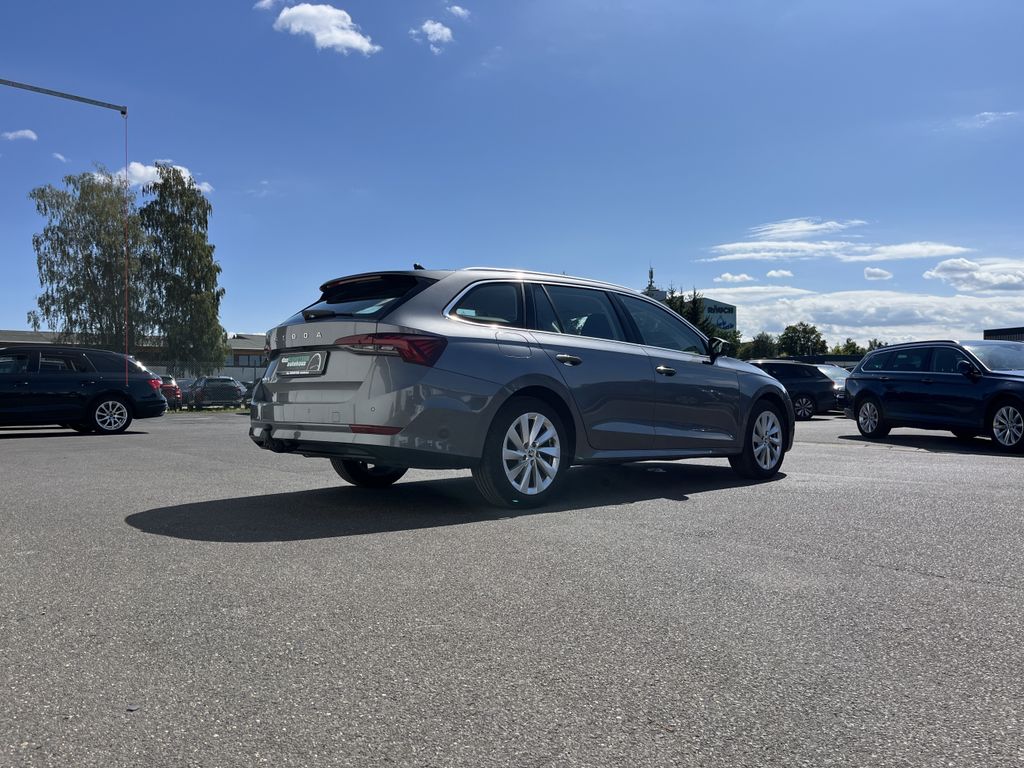 Skoda Octavia Combi 2.0 TDI DSG Style 7