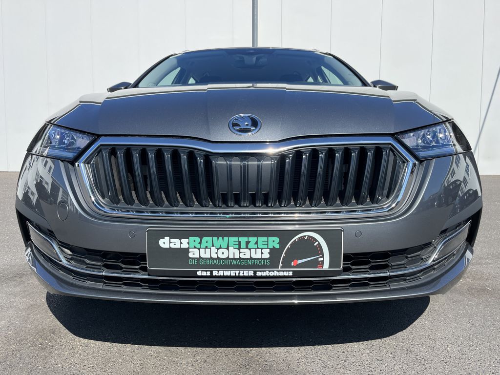 Skoda Octavia Combi 2.0 TDI DSG Style 4