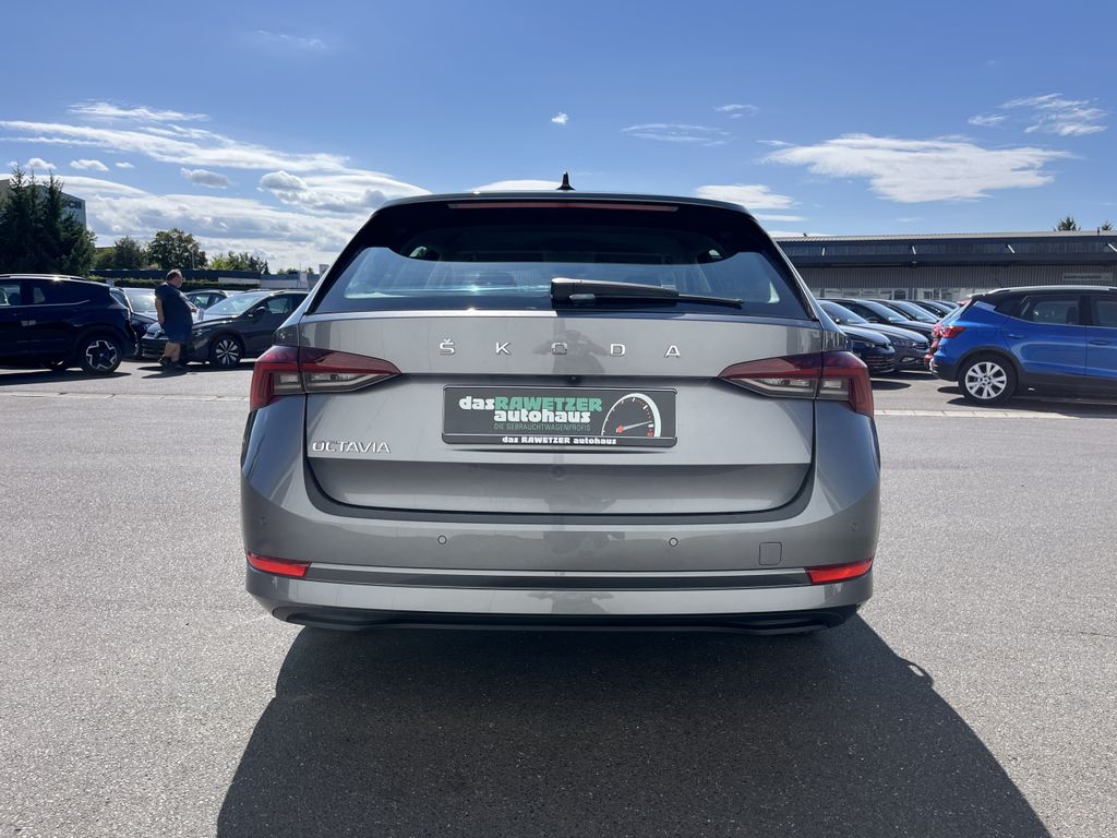 Skoda Octavia Combi 2.0 TDI DSG Style 9