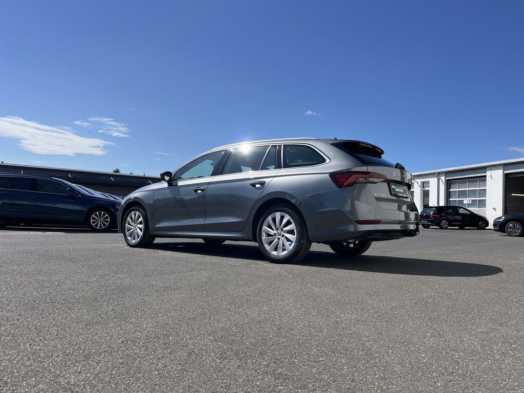 Skoda Octavia Combi 2.0 TDI DSG Style 10