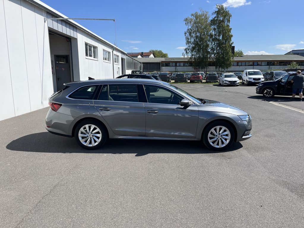 Skoda Octavia Combi 2.0 TDI DSG Style 6
