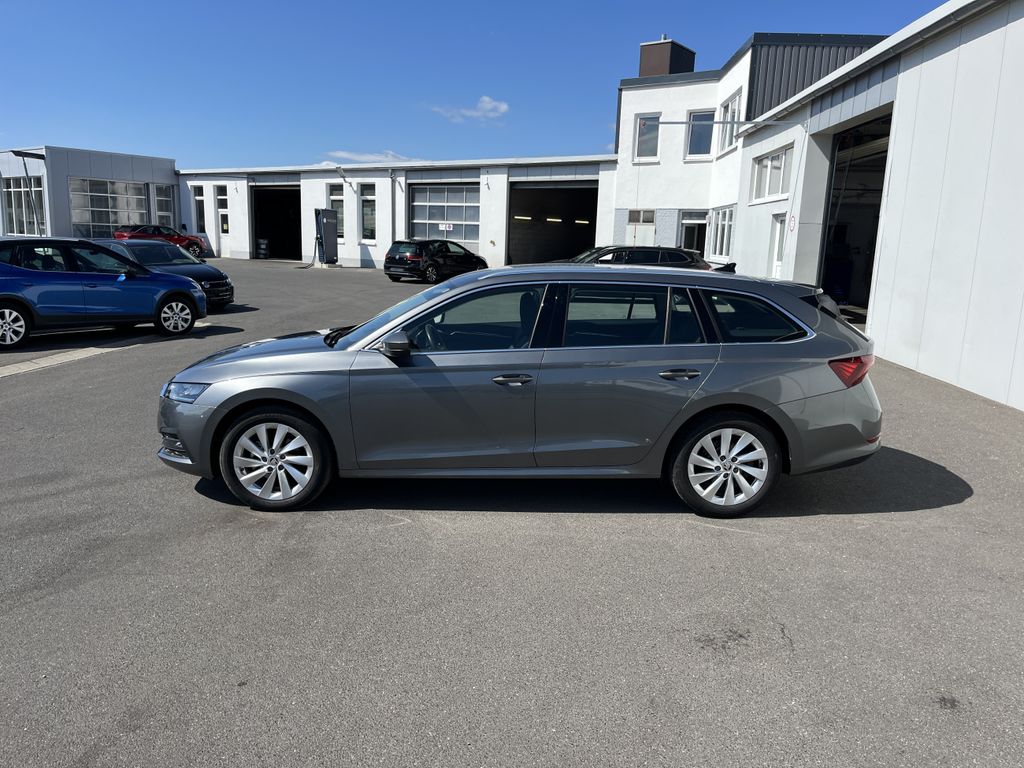 Skoda Octavia Combi 2.0 TDI DSG Style 3