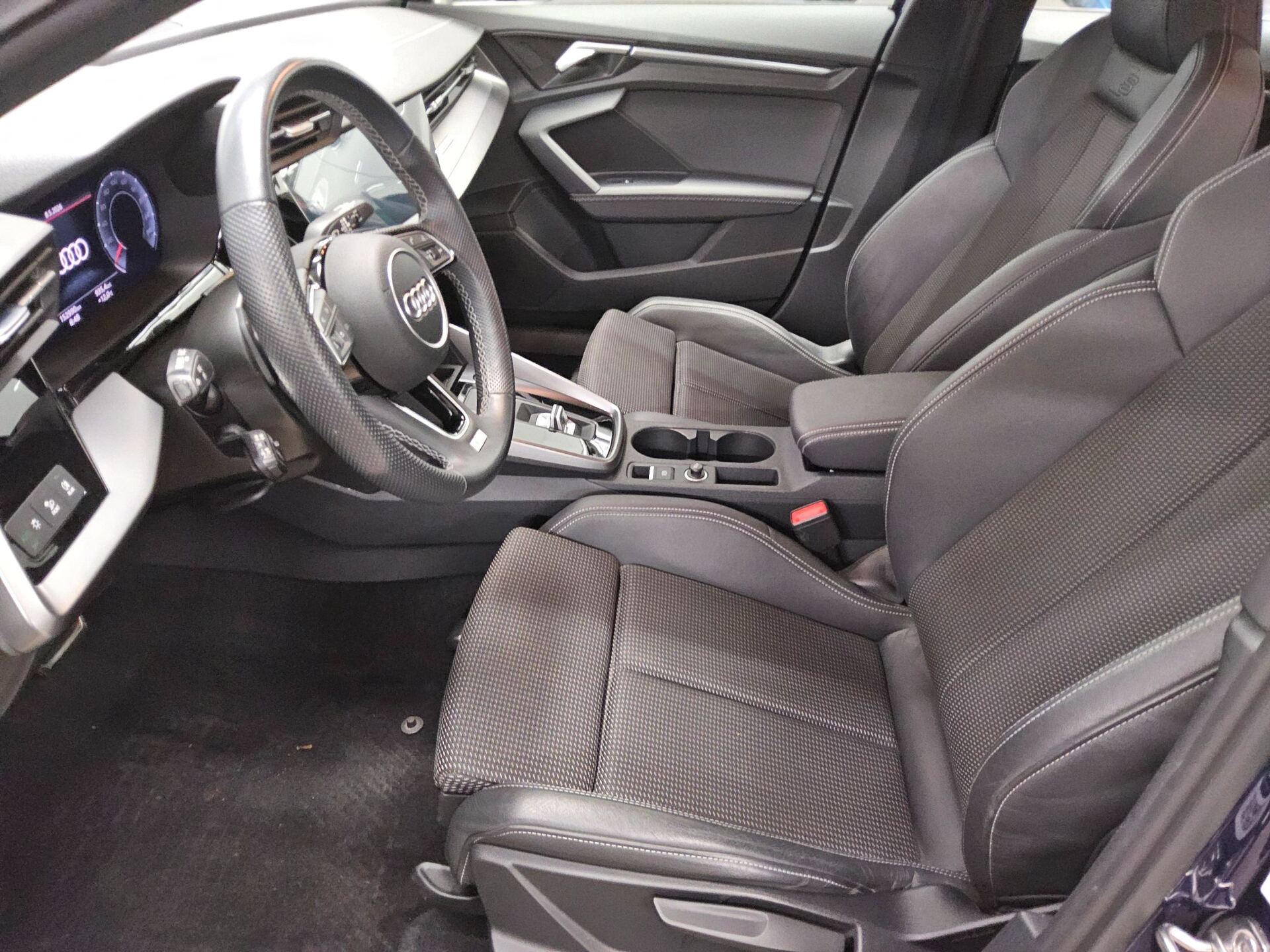 Audi A3 Sportback 35 TDI S-Line T-Leder Navi Matrix 9